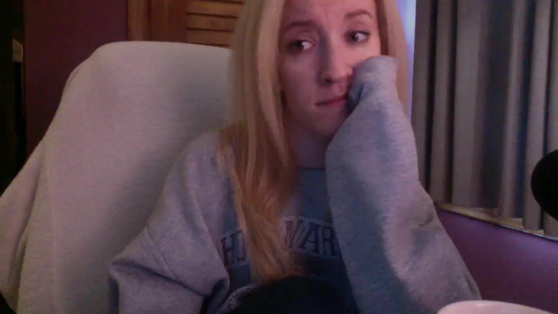 Gallery image thumbnail from KittyDarlingg's myfreecams stream on, 10/03/2023, 12:55 image 7 of 20