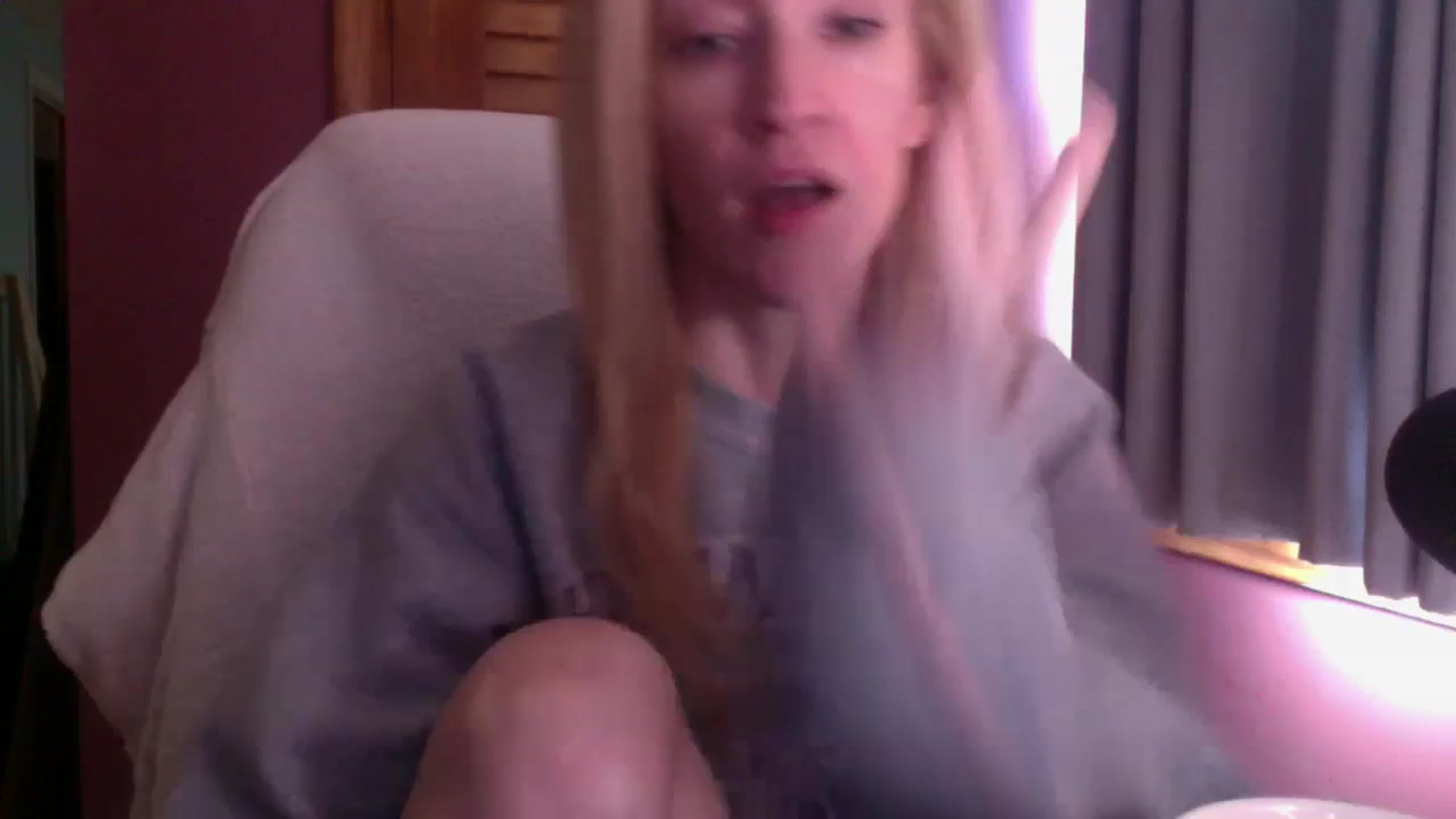 Gallery image thumbnail from KittyDarlingg's myfreecams stream on, 10/03/2023, 14:18 image 13 of 20