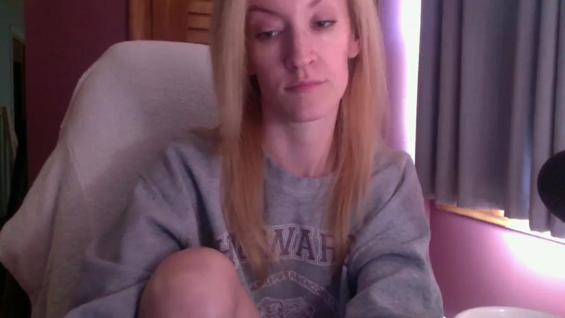 Gallery image thumbnail from KittyDarlingg's myfreecams stream on, 10/03/2023, 14:18 image 16 of 20