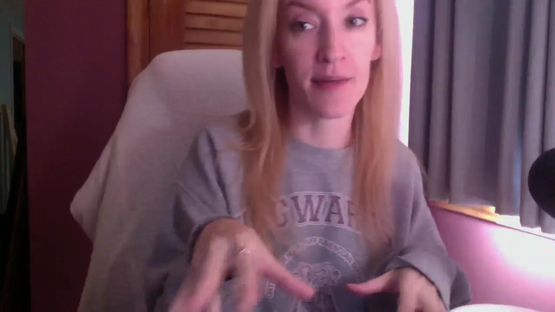 Gallery image thumbnail from KittyDarlingg's myfreecams stream on, 10/03/2023, 14:18 image 10 of 20