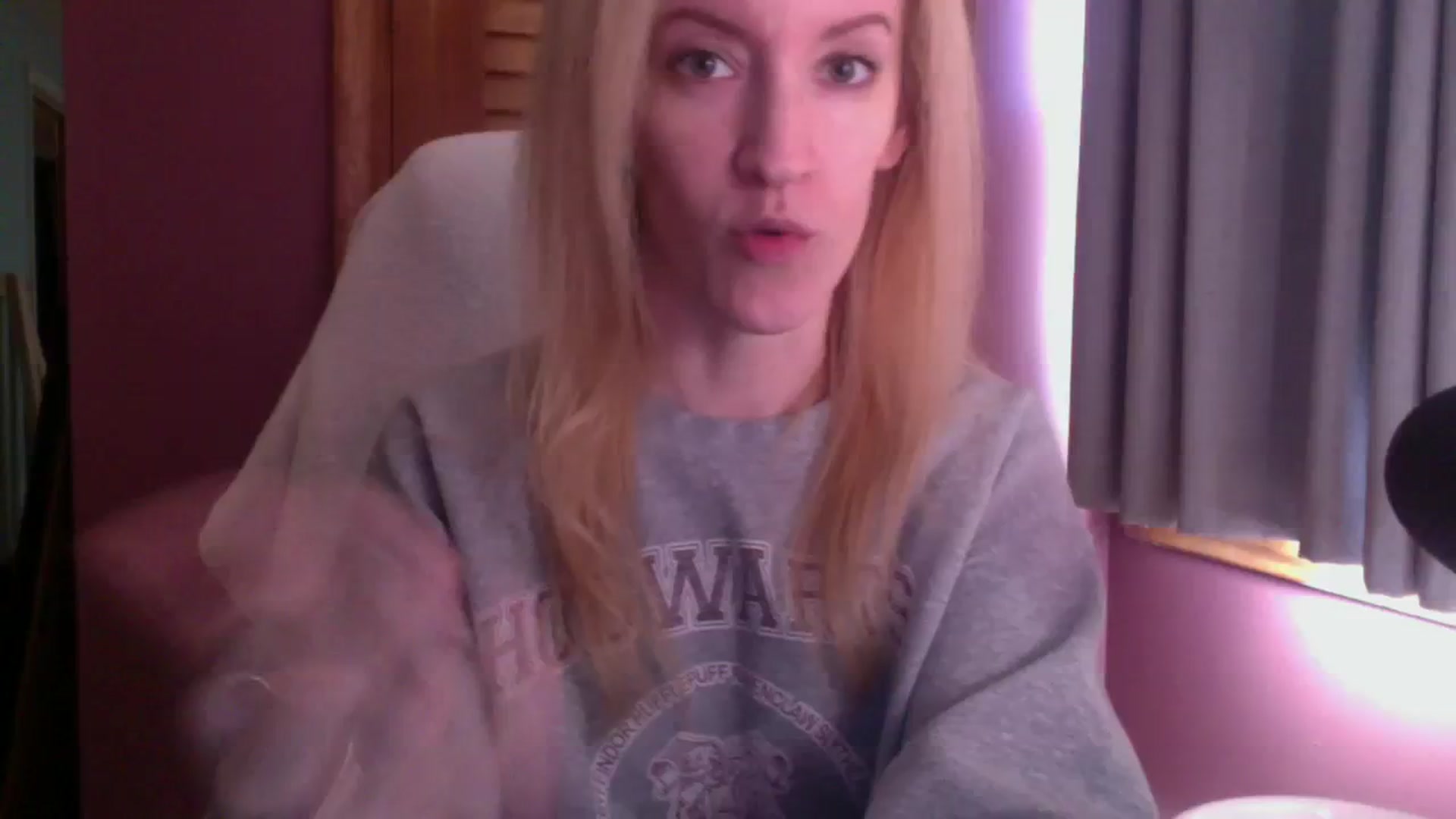 Gallery image thumbnail from KittyDarlingg's myfreecams stream on, 10/03/2023, 14:18 image 8 of 20