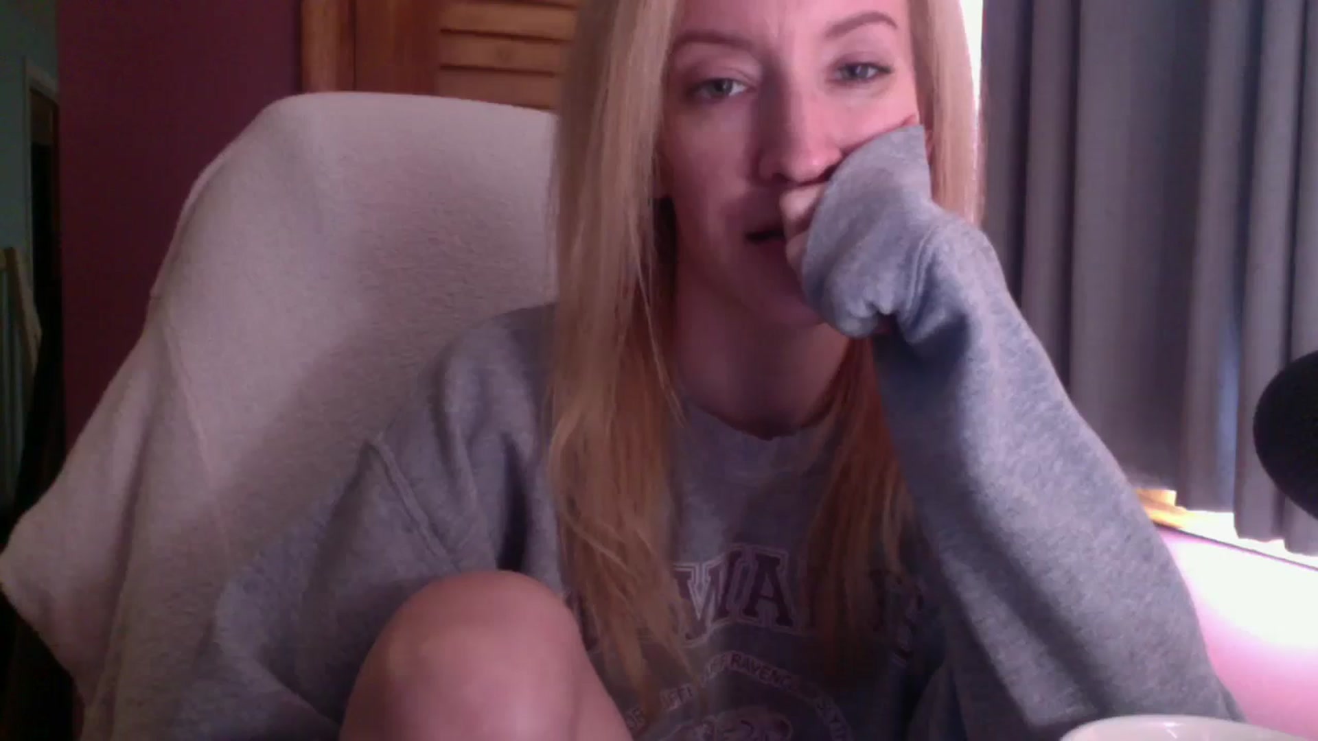 Gallery image thumbnail from KittyDarlingg's myfreecams stream on, 10/03/2023, 14:18 image 15 of 20