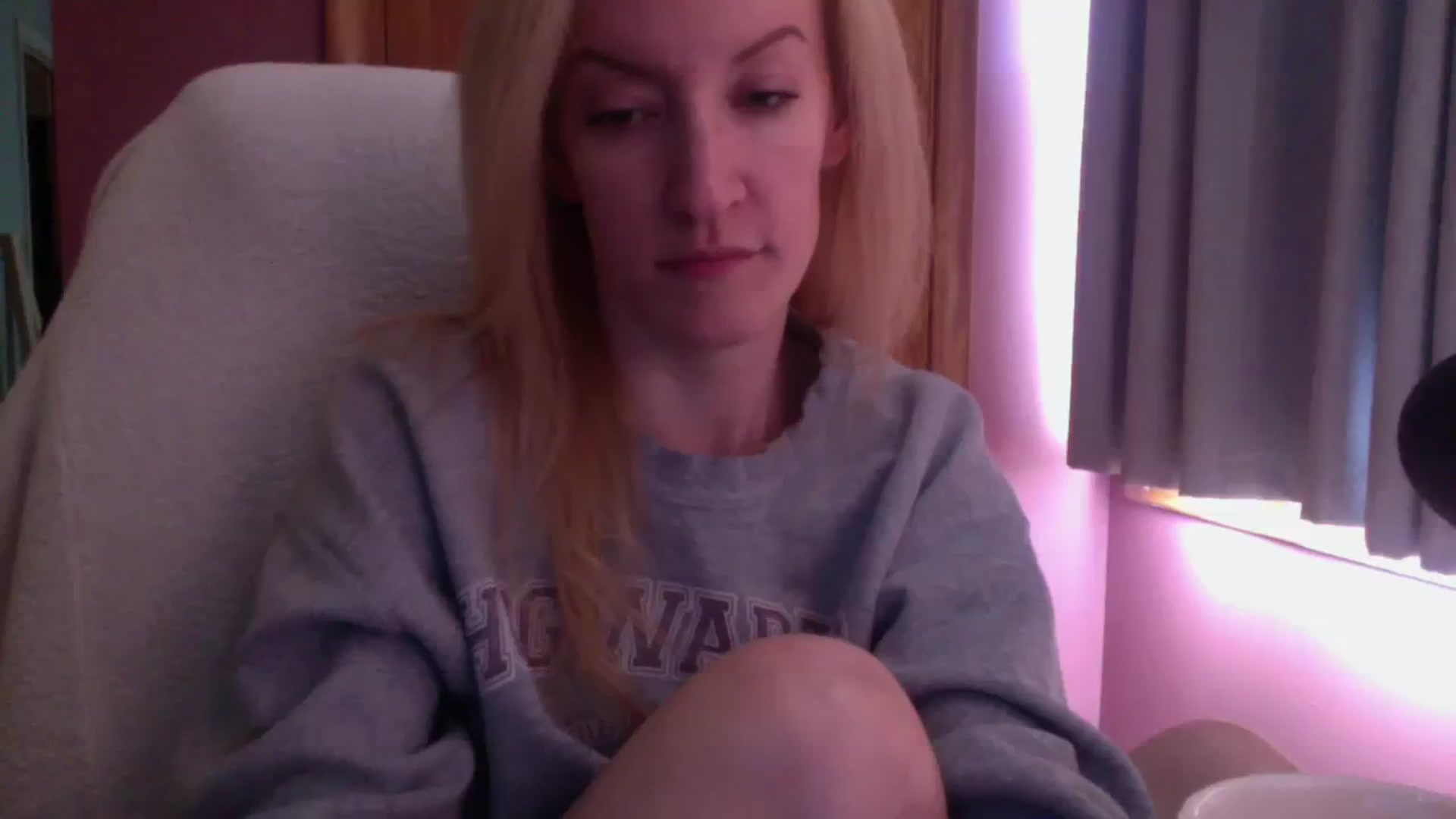 Gallery image thumbnail from KittyDarlingg's myfreecams stream on, 10/03/2023, 15:45 image 19 of 20