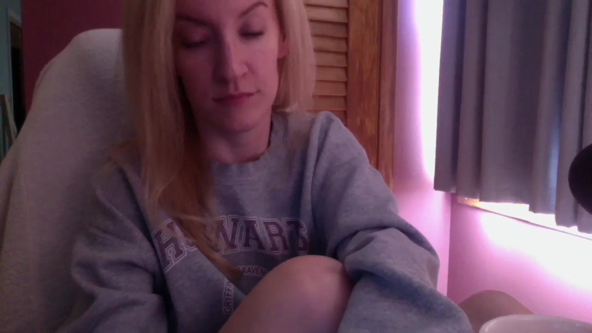Gallery image thumbnail from KittyDarlingg's myfreecams stream on, 10/03/2023, 15:45 image 18 of 20