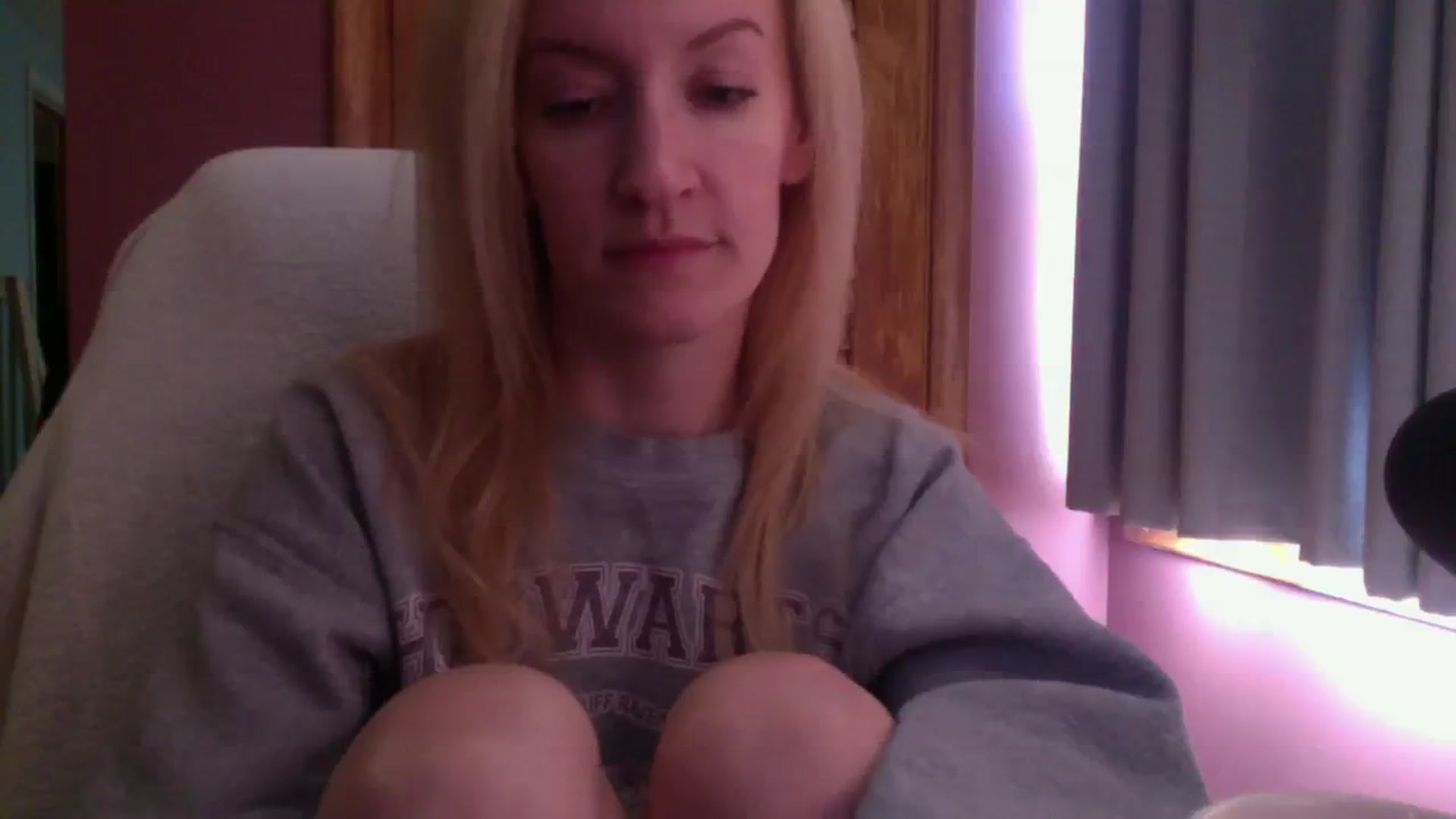 Gallery image thumbnail from KittyDarlingg's myfreecams stream on, 10/03/2023, 15:45 image 13 of 20