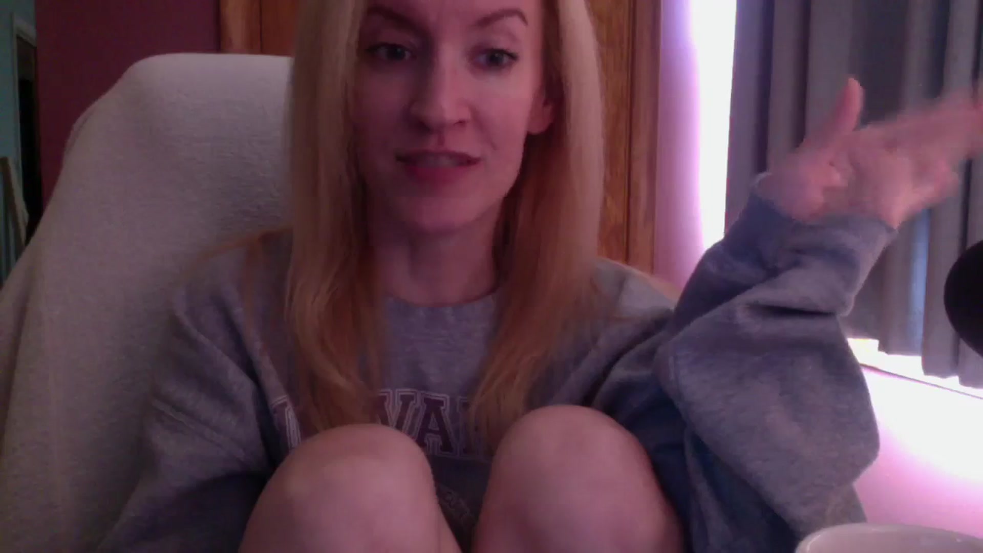 Gallery image thumbnail from KittyDarlingg's myfreecams stream on, 10/03/2023, 15:45 image 15 of 20