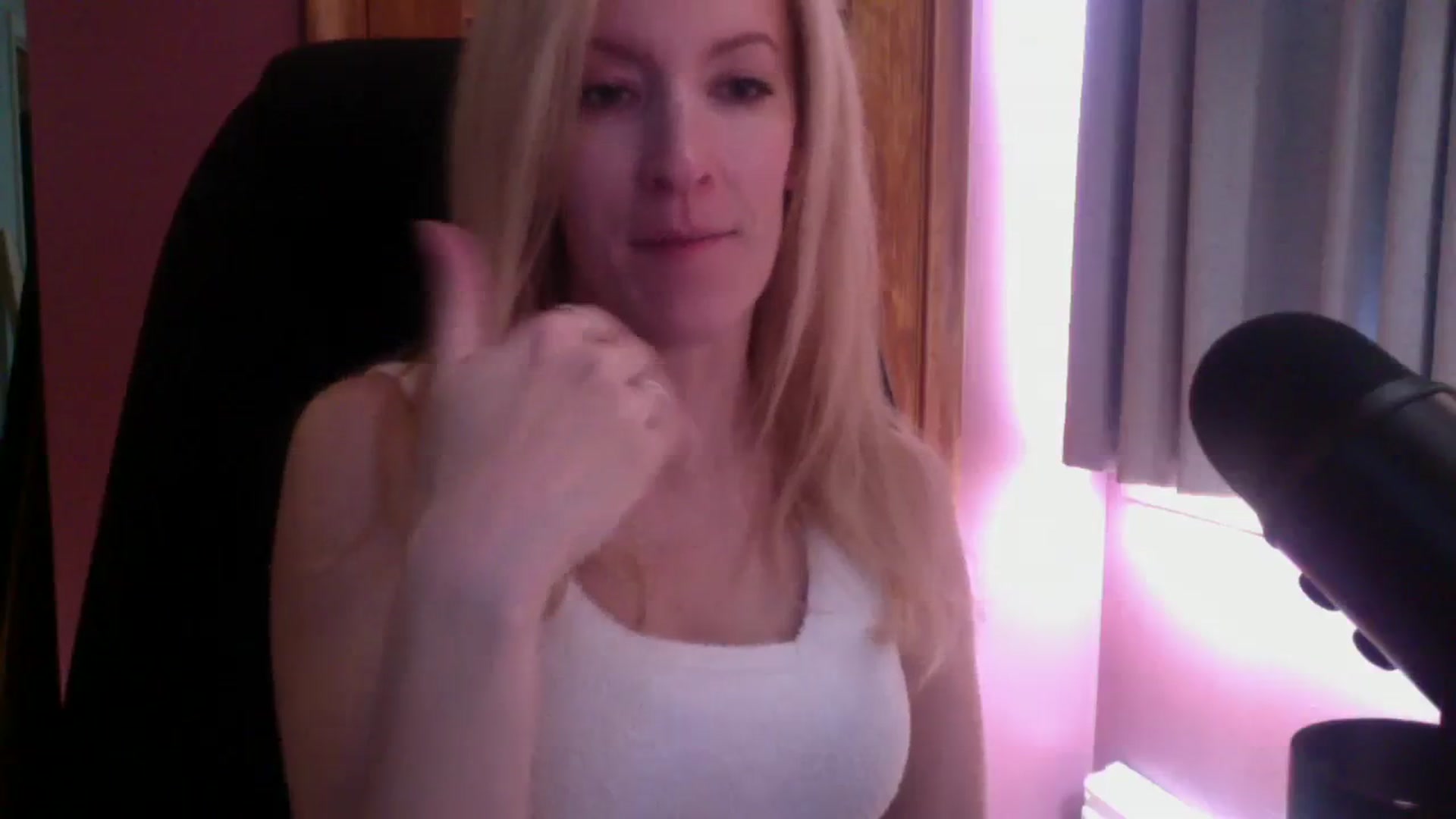 Gallery image thumbnail from KittyDarlingg's myfreecams stream on, 10/05/2023, 16:57 image 15 of 20