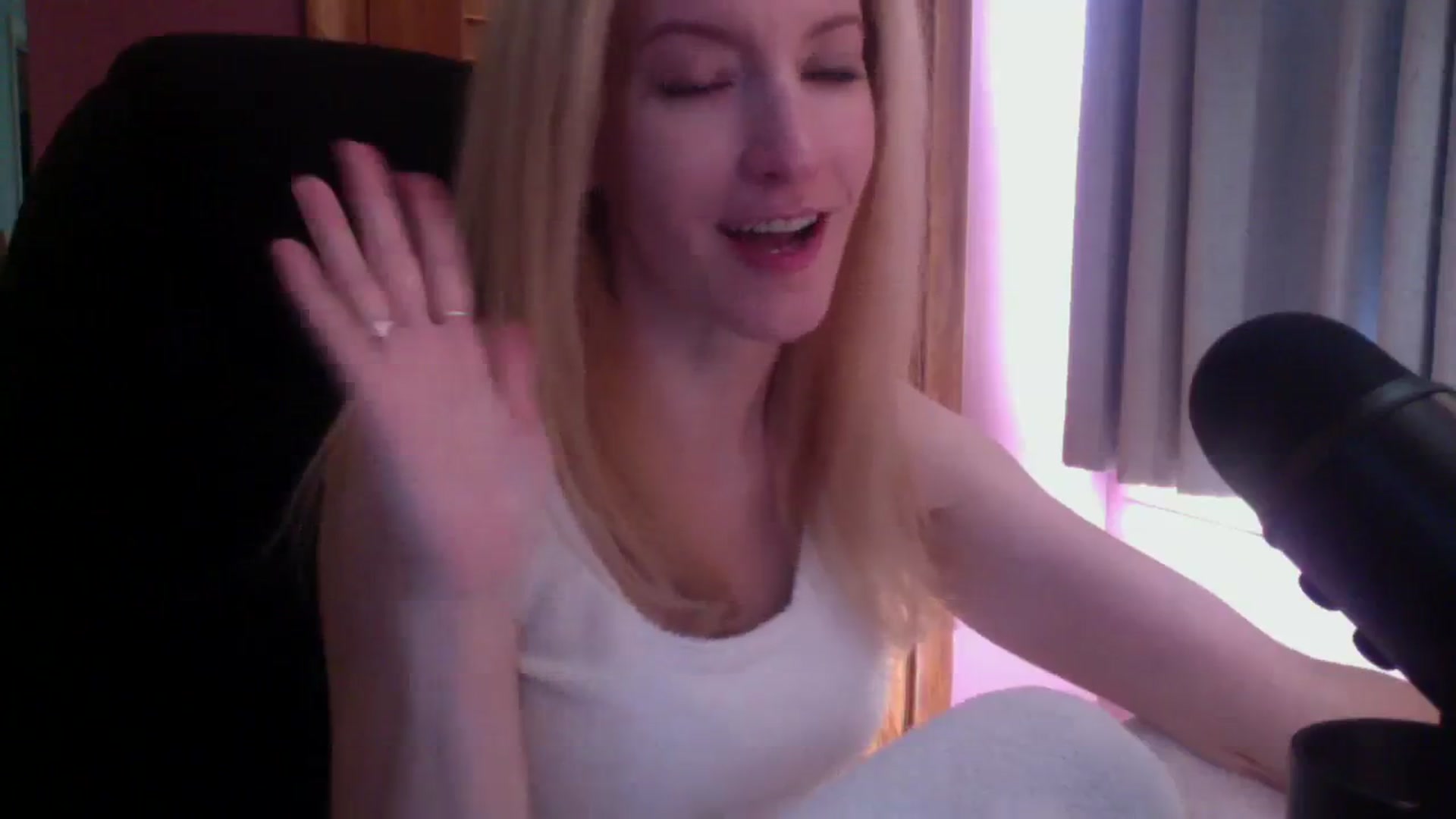 Gallery image thumbnail from KittyDarlingg's myfreecams stream on, 10/05/2023, 16:57 image 17 of 20