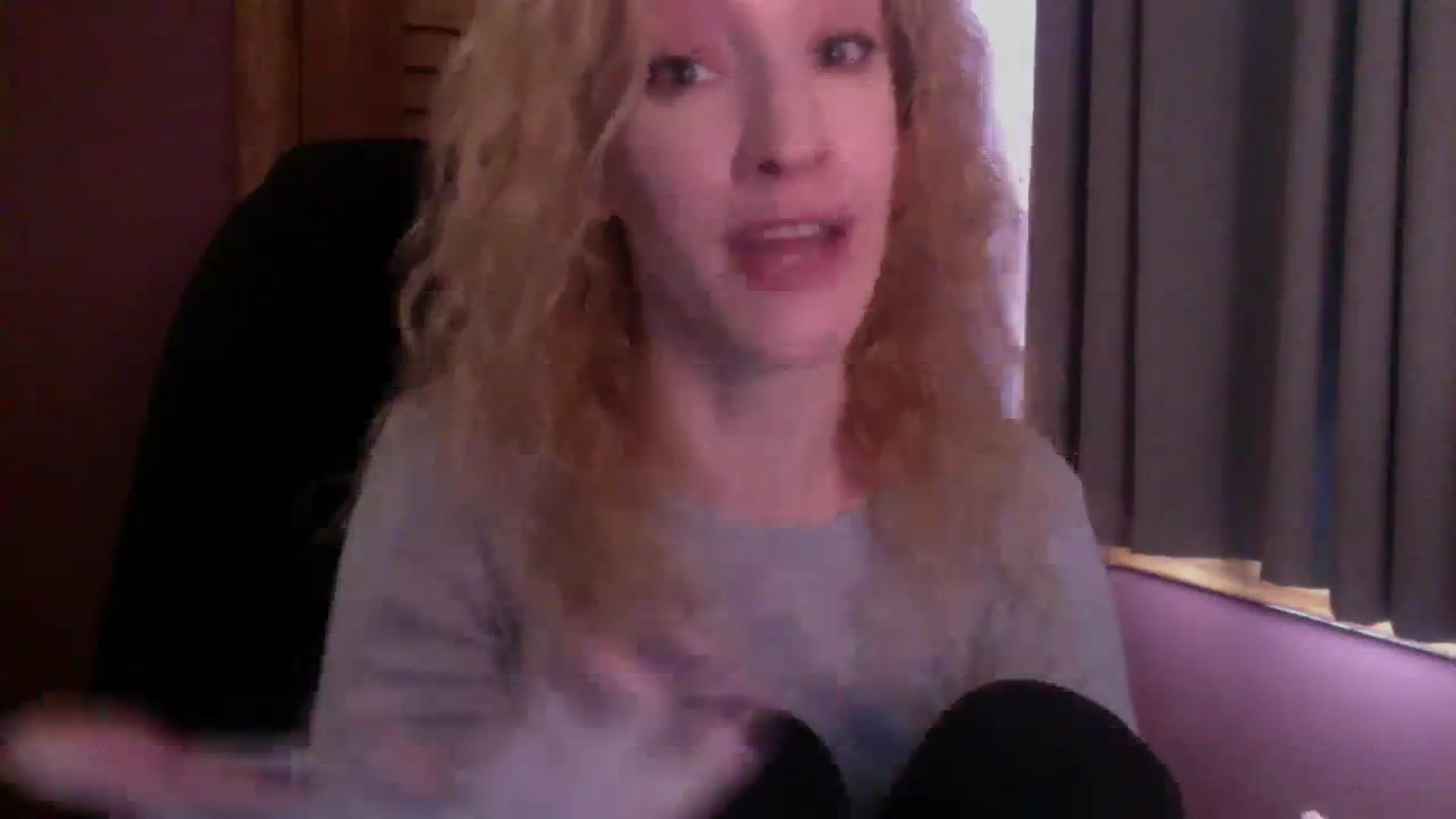 Gallery image thumbnail from KittyDarlingg's myfreecams stream on, 10/19/2023, 17:29 image 8 of 20