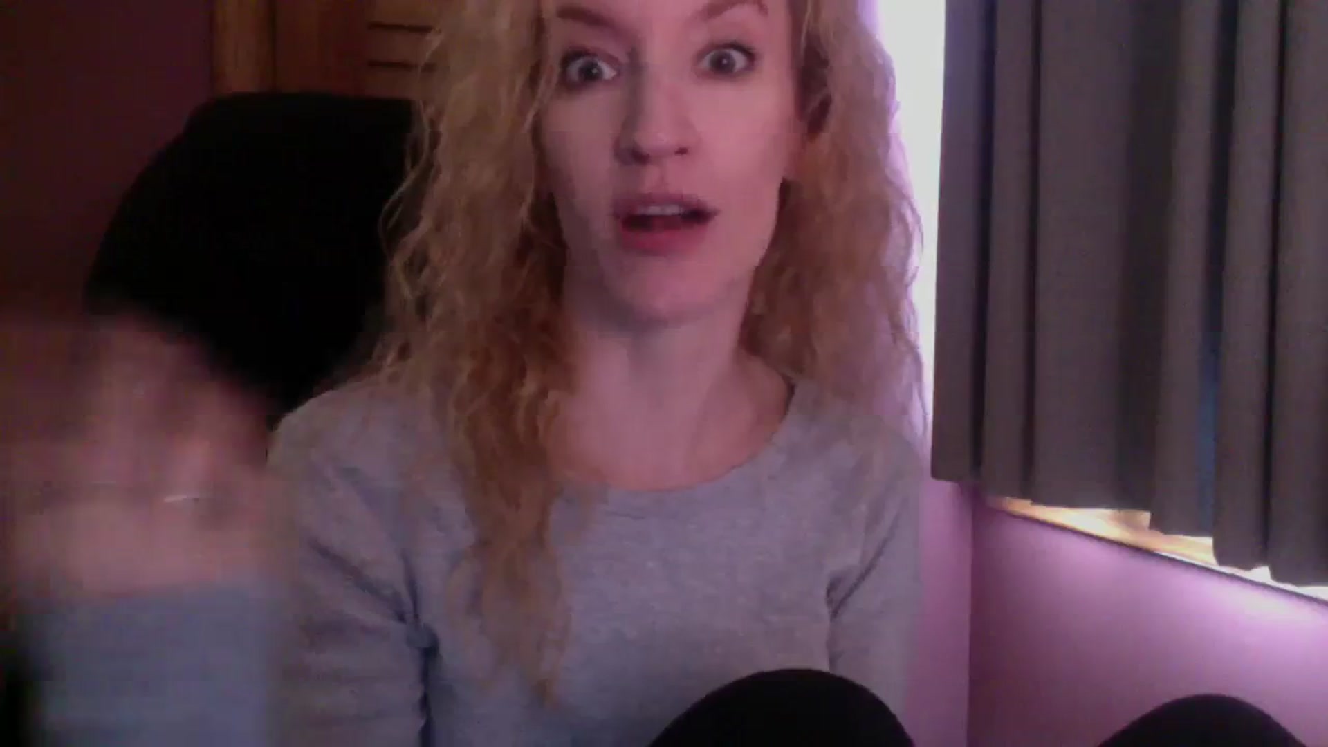 Gallery image thumbnail from KittyDarlingg's myfreecams stream on, 10/19/2023, 17:29 image 4 of 20