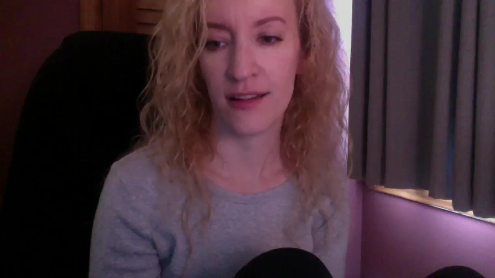 Gallery image thumbnail from KittyDarlingg's myfreecams stream on, 10/19/2023, 17:29 image 5 of 20