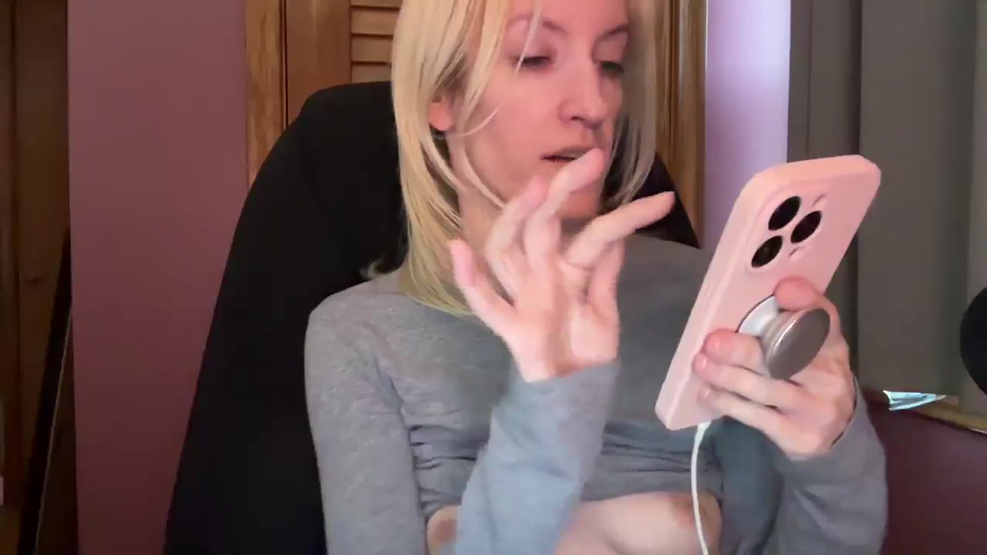 Gallery image thumbnail from KittyDarlingg's myfreecams stream on, 12/05/2024, 20:59 image 9 of 20