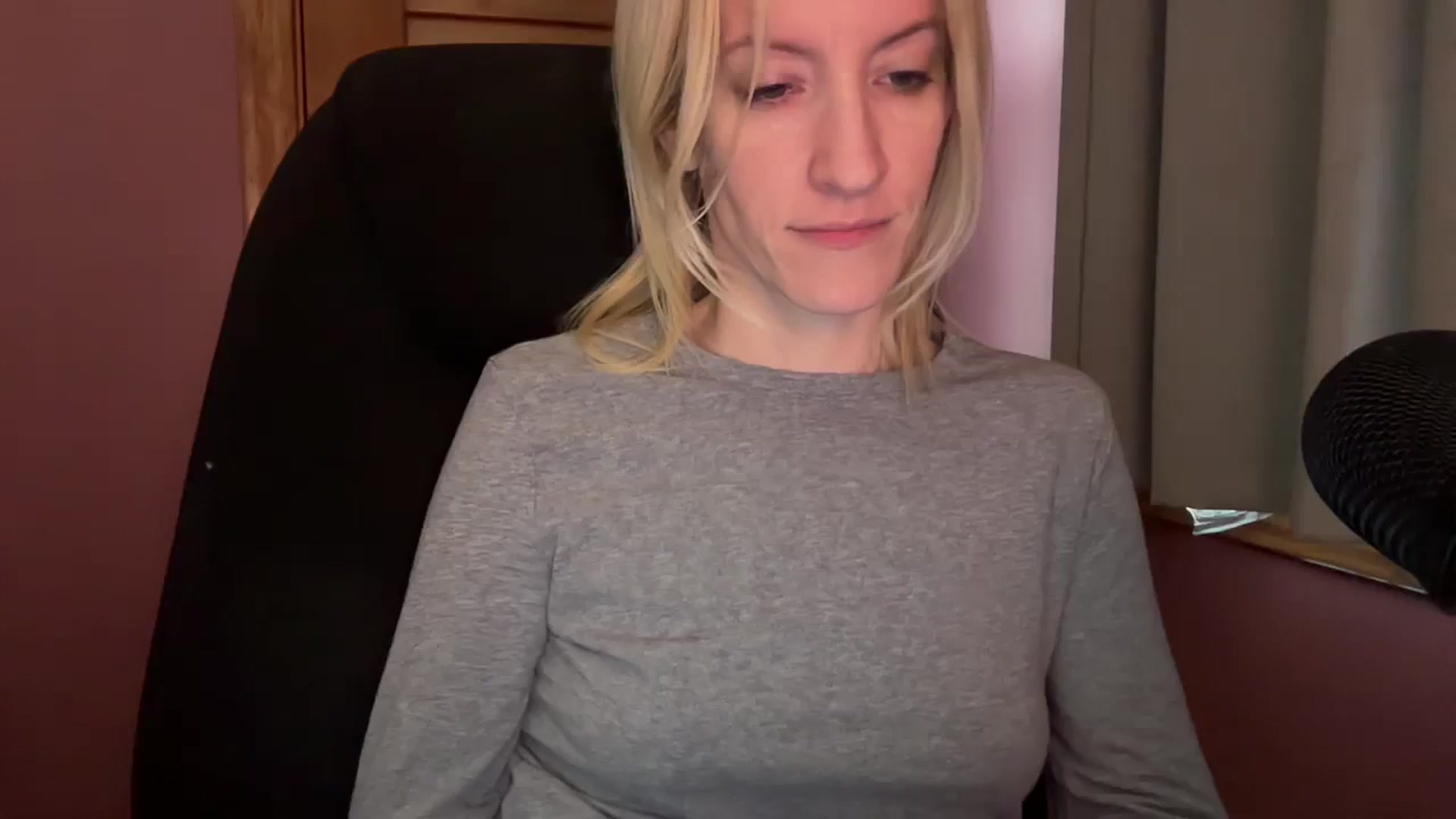 Gallery image thumbnail from KittyDarlingg's myfreecams stream on, 12/05/2024, 20:59 image 18 of 20