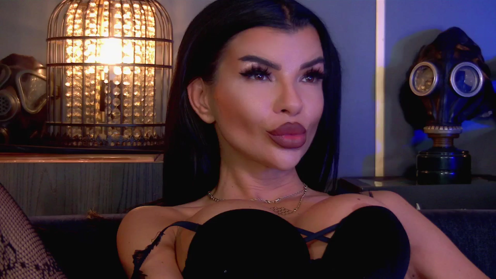 Gallery image thumbnail from KittyDiamond5's myfreecams stream on, 11/03/2025, 16:08 image 13 of 20
