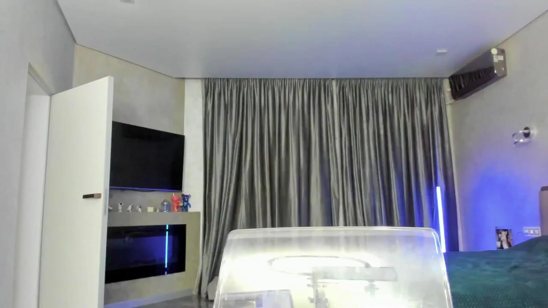 Gallery image thumbnail from KittyK_'s myfreecams stream on, 11/10/2025, 19:19 image 6 of 20