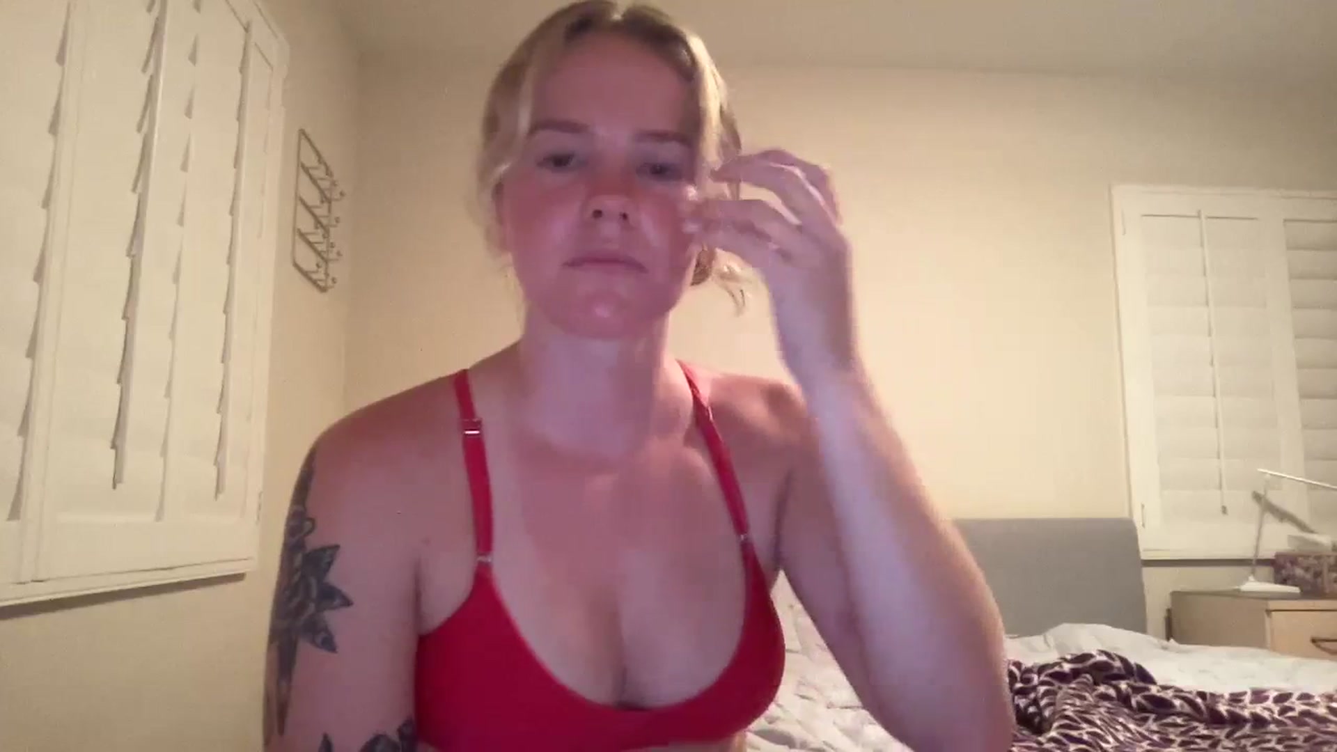 Gallery image thumbnail from KittyKat29's myfreecams stream on, 08/16/2023, 03:49 image 12 of 20