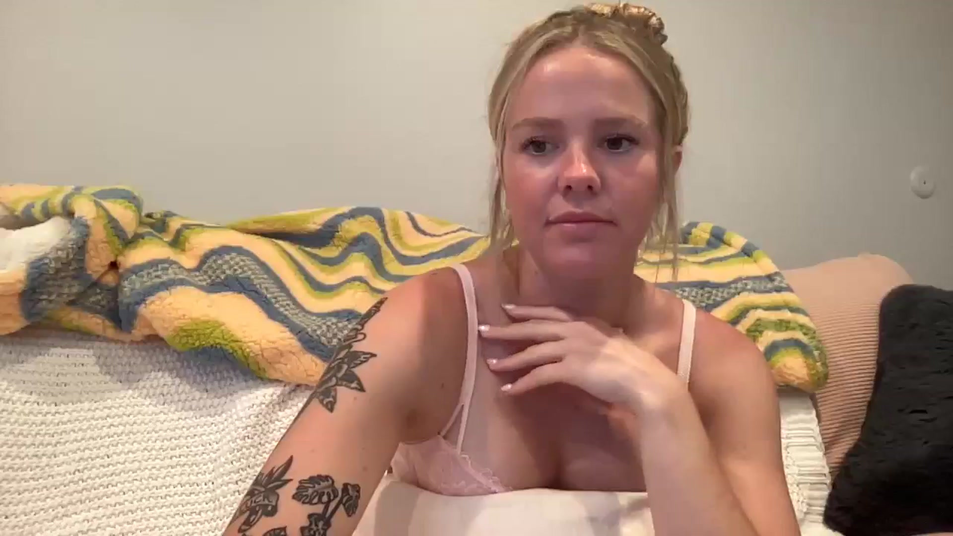 Gallery image thumbnail from KittyKat29's myfreecams stream on, 08/16/2023, 23:34 image 5 of 20
