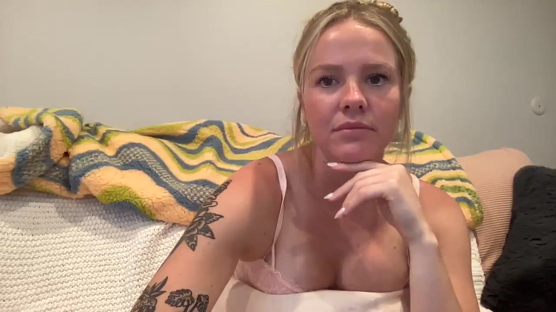 Gallery image thumbnail from KittyKat29's myfreecams stream on, 08/16/2023, 23:34 image 2 of 20