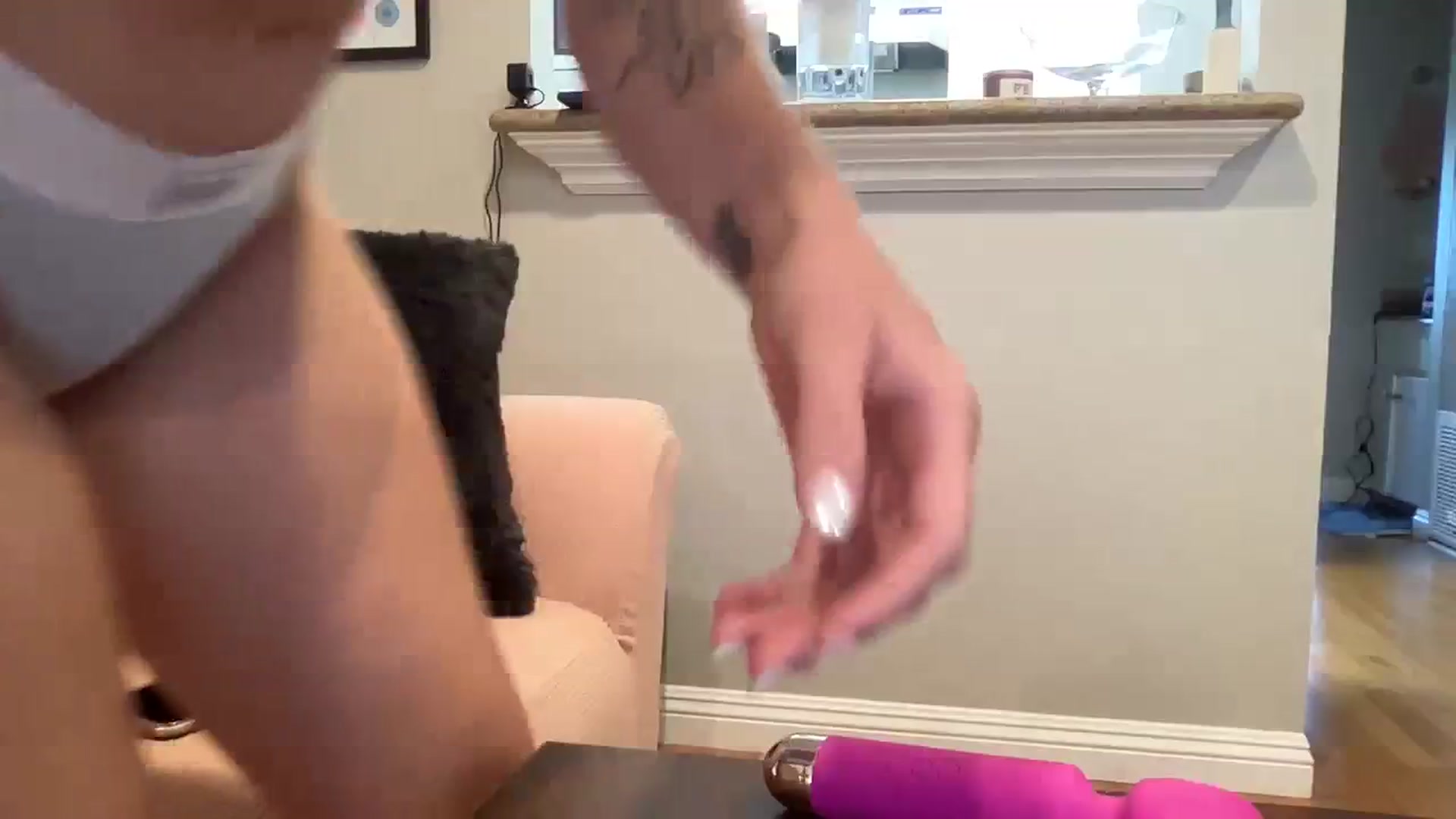 Gallery image thumbnail from KittyKat29's myfreecams stream on, 08/16/2023, 23:34 image 19 of 20