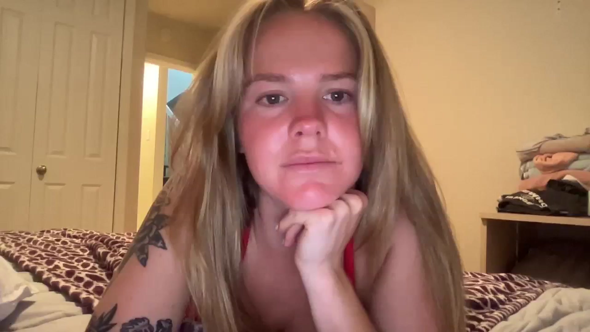 Gallery image thumbnail from KittyKat29's myfreecams stream on, 08/18/2023, 01:29 image 13 of 20