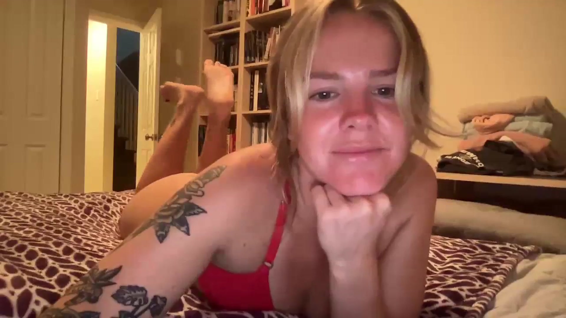 Gallery image thumbnail from KittyKat29's myfreecams stream on, 08/18/2023, 02:33 image 13 of 20