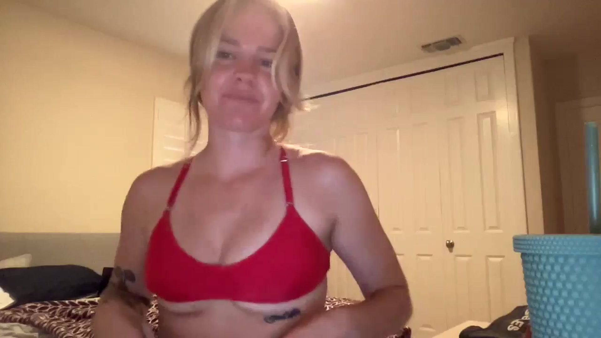 Gallery image thumbnail from KittyKat29's myfreecams stream on, 08/18/2023, 02:33 image 4 of 20