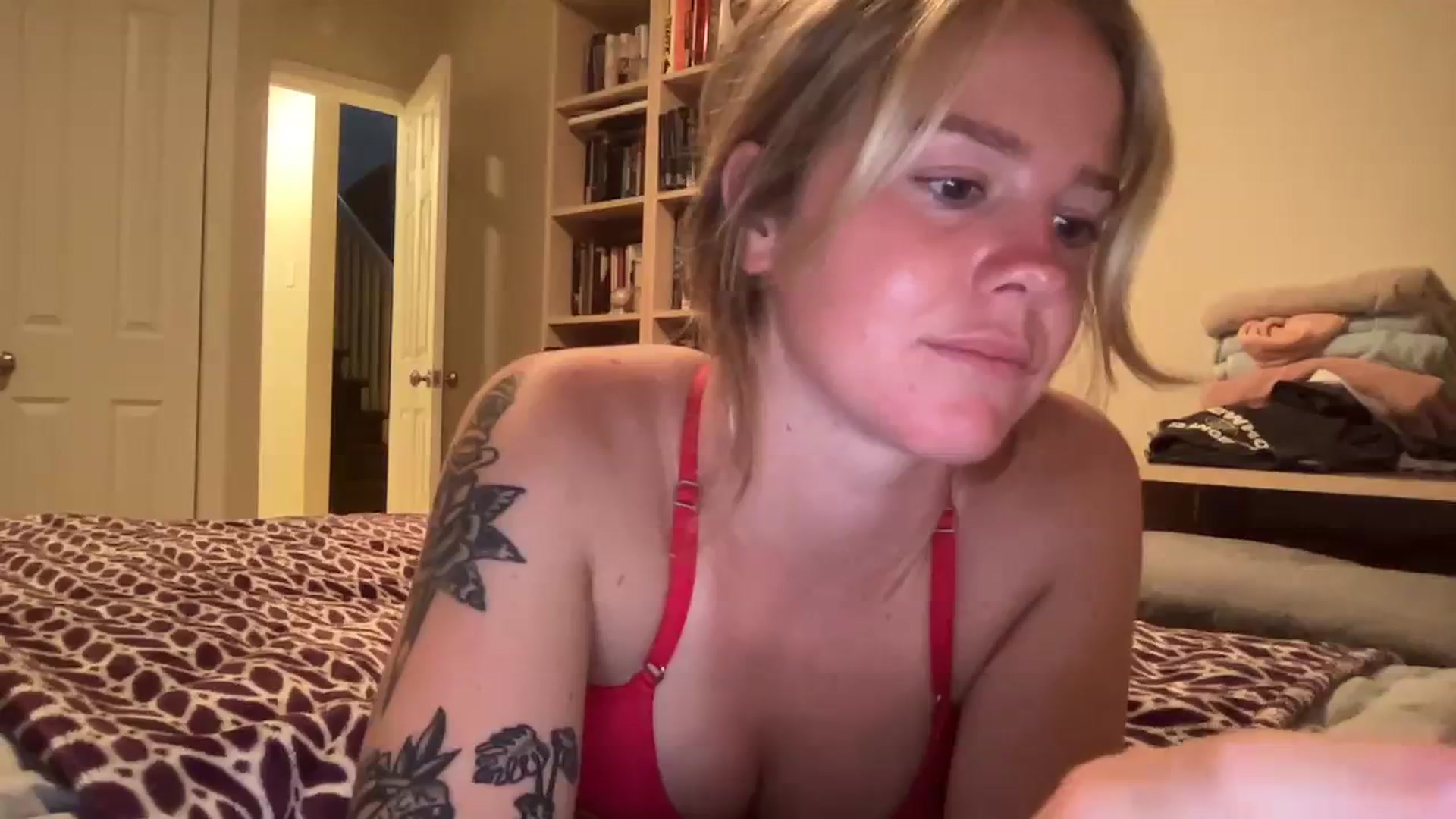 Gallery image thumbnail from KittyKat29's myfreecams stream on, 08/18/2023, 02:33 image 17 of 20