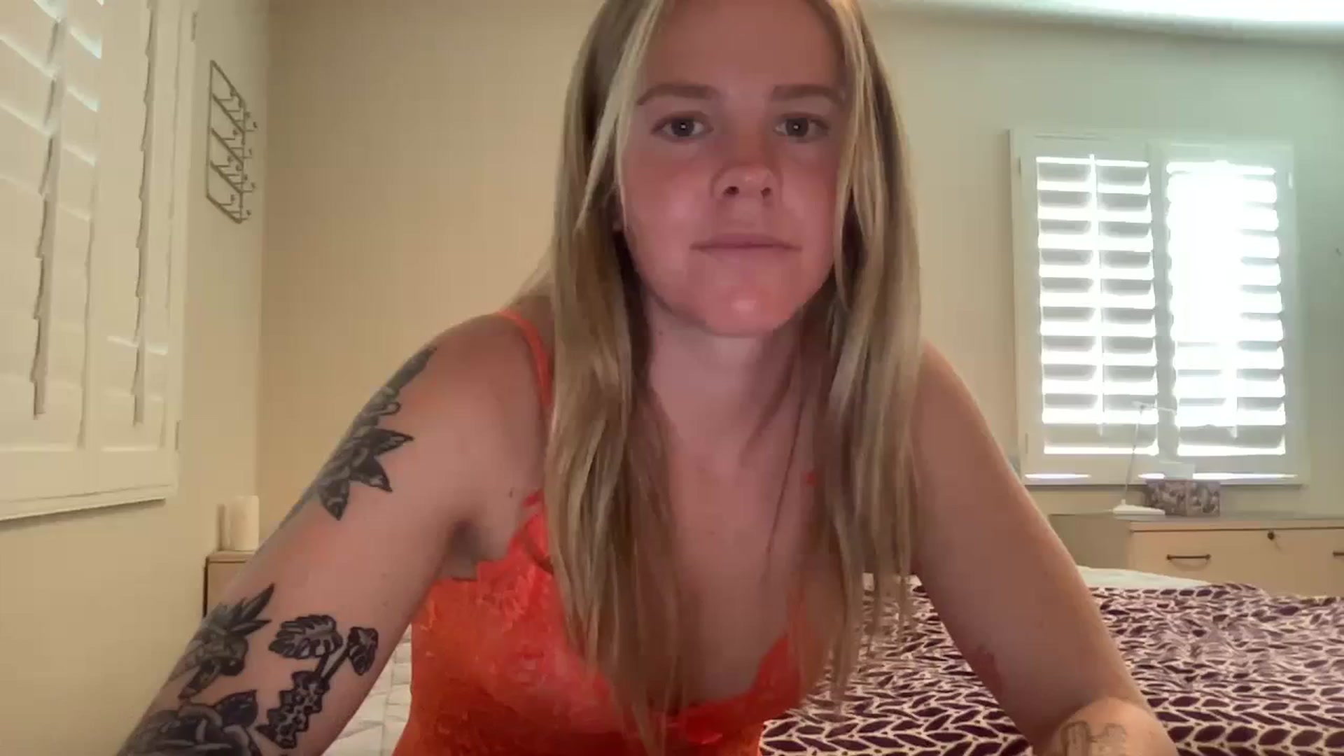 Gallery image thumbnail from KittyKat29's myfreecams stream on, 08/19/2023, 24:07 image 14 of 20