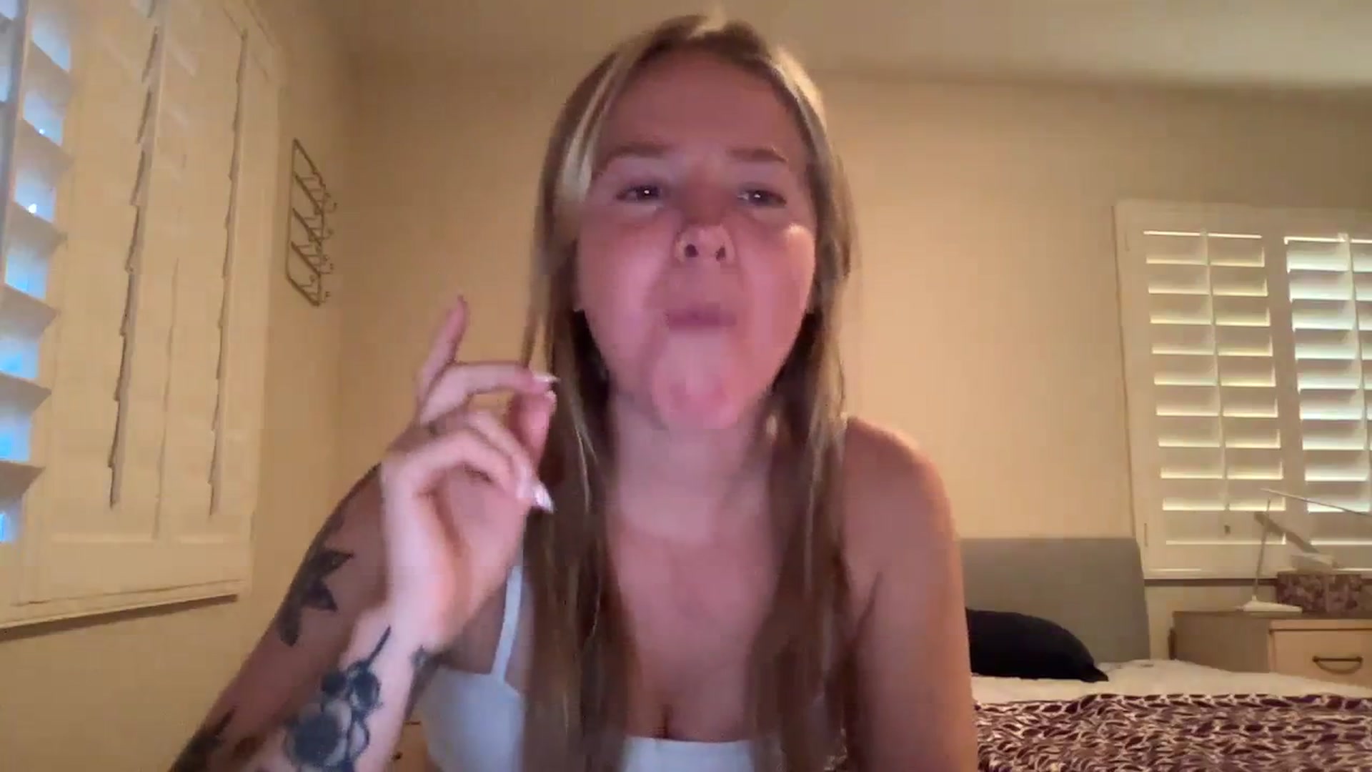 Gallery image thumbnail from KittyKat29's myfreecams stream on, 08/19/2023, 02:23 image 19 of 20