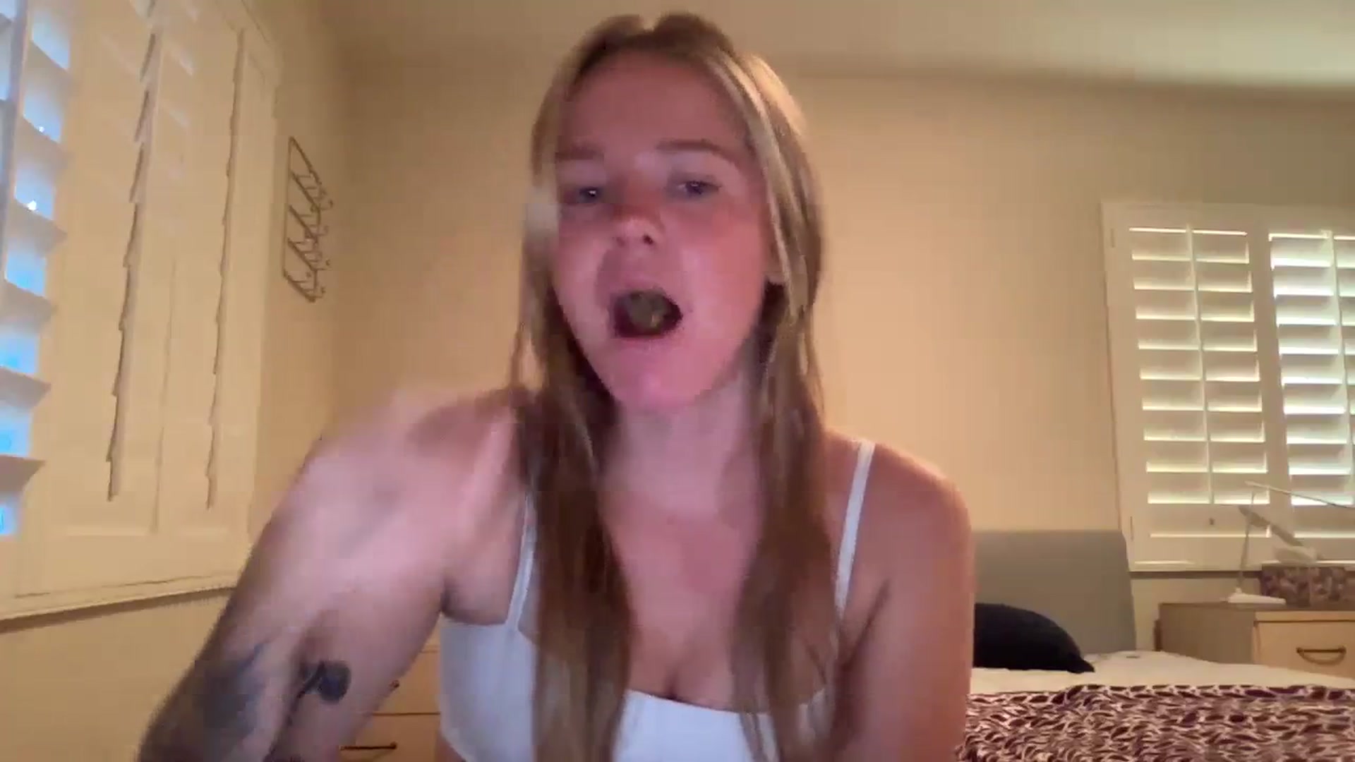 Gallery image thumbnail from KittyKat29's myfreecams stream on, 08/19/2023, 02:23 image 13 of 20
