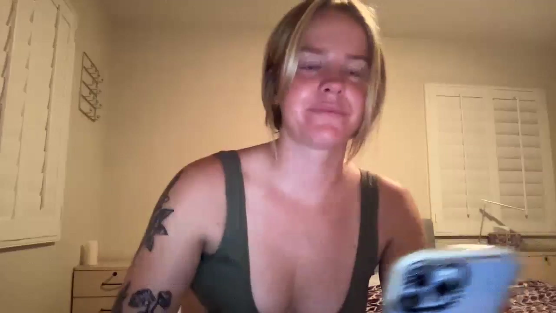 Gallery image thumbnail from KittyKat29's myfreecams stream on, 08/19/2023, 04:36 image 12 of 20