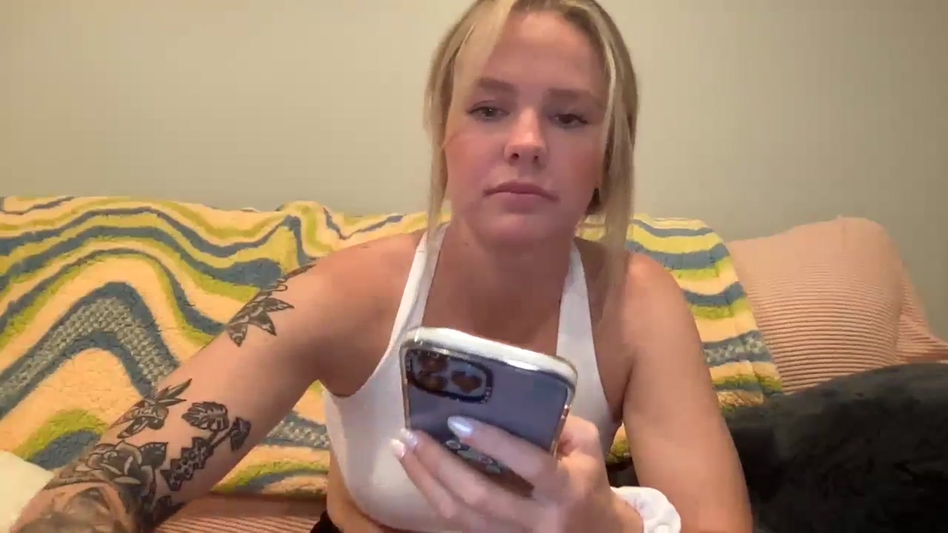 Gallery image thumbnail from KittyKat29's myfreecams stream on, 08/20/2023, 22:44 image 16 of 20