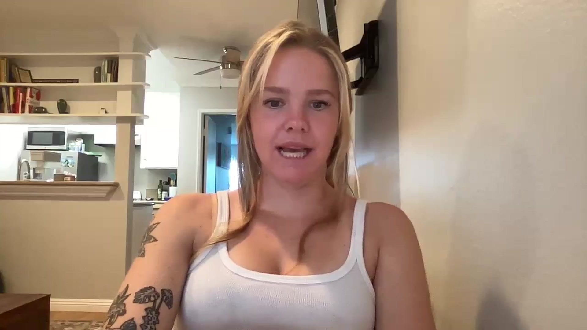 Gallery image thumbnail from KittyKat29's myfreecams stream on, 08/21/2023, 20:46 image 2 of 20