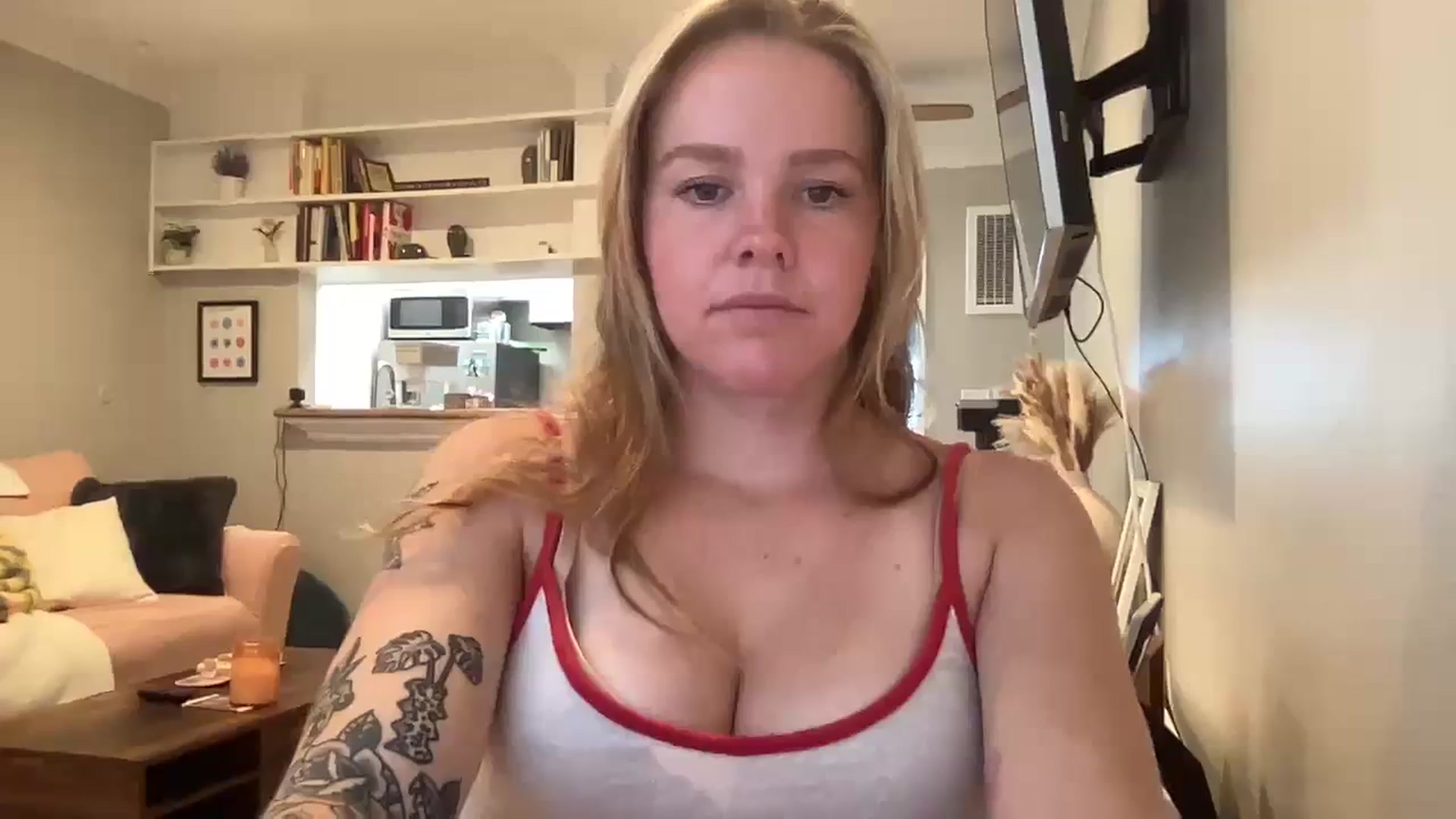 Gallery image thumbnail from KittyKat29's myfreecams stream on, 08/21/2023, 20:46 image 18 of 20