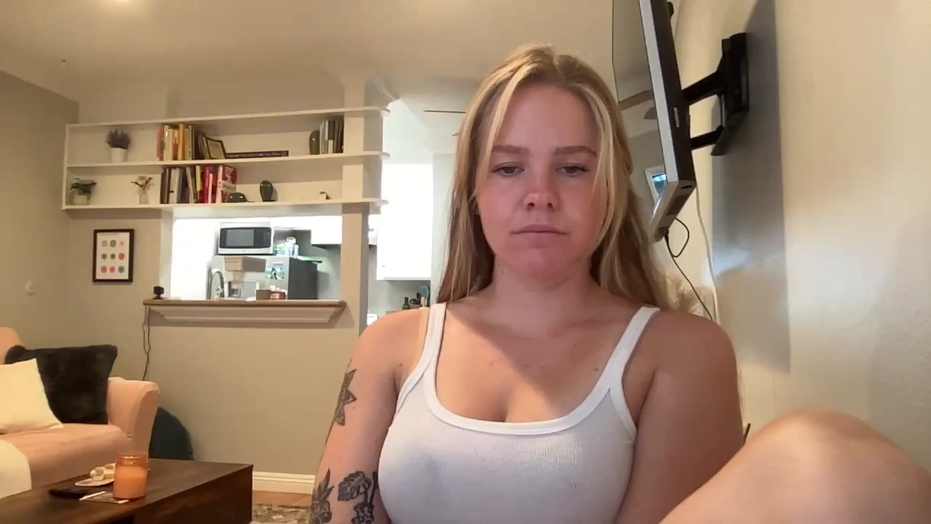 Gallery image thumbnail from KittyKat29's myfreecams stream on, 08/21/2023, 20:46 image 4 of 20