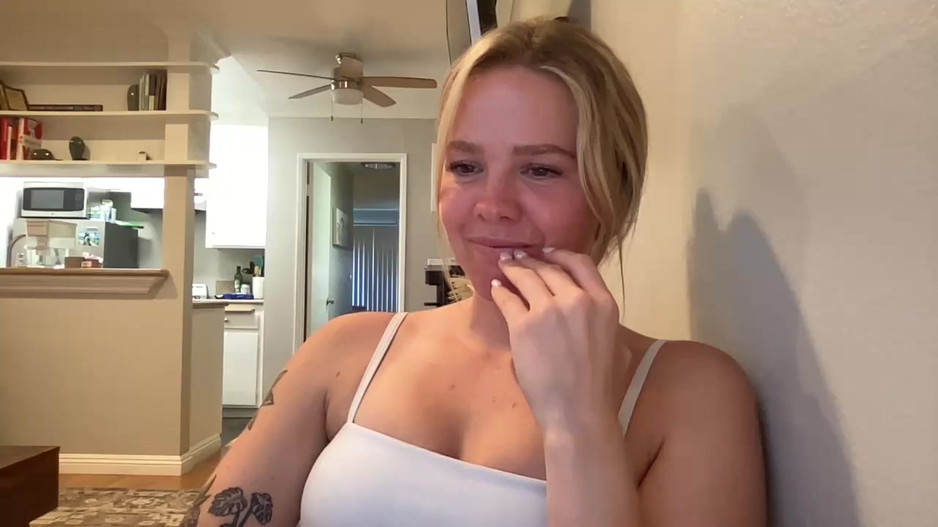 Gallery image thumbnail from KittyKat29's myfreecams stream on, 08/21/2023, 23:53 image 19 of 20