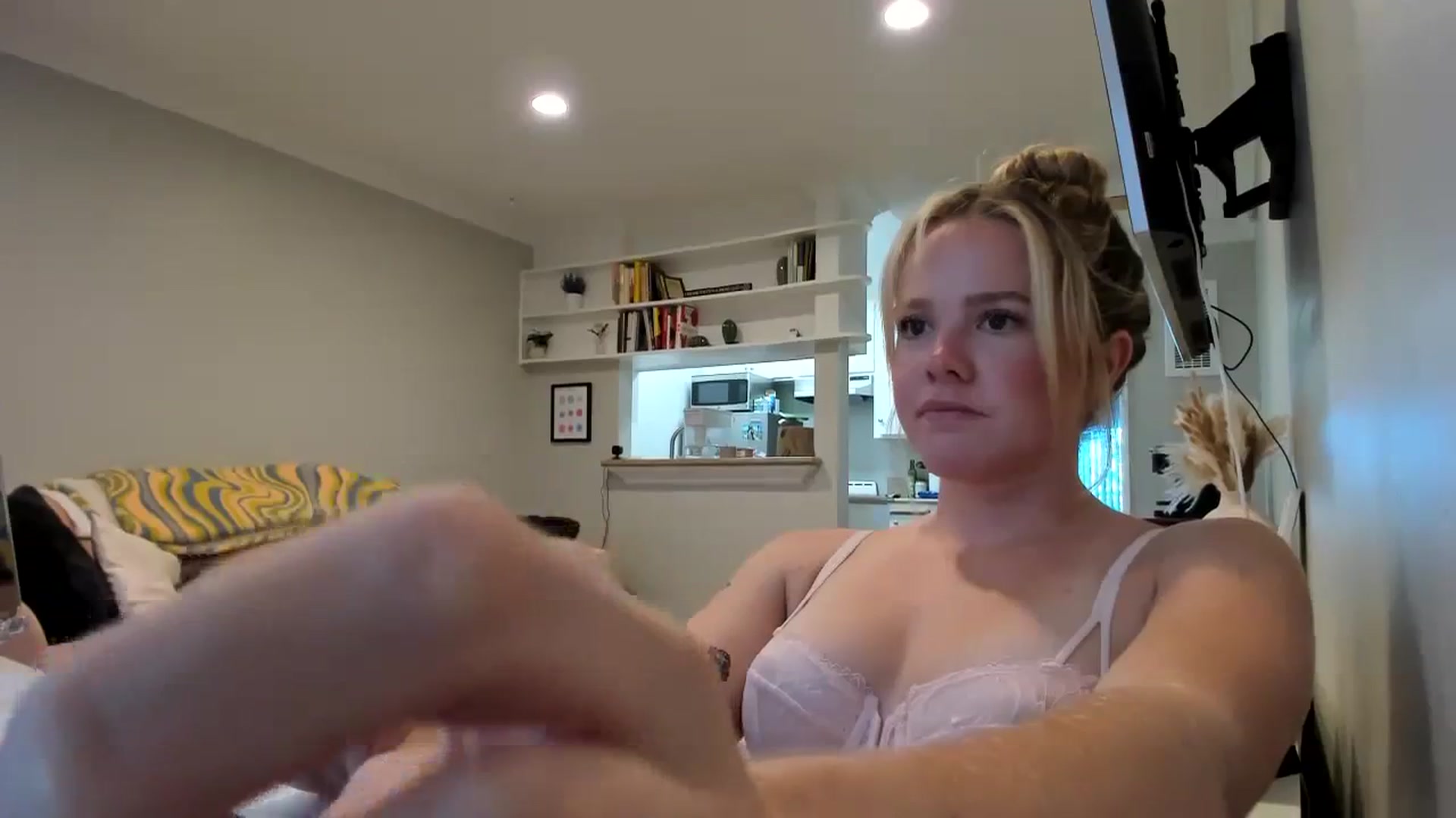 Gallery image thumbnail from KittyKat29's myfreecams stream on, 08/22/2023, 21:54 image 5 of 20