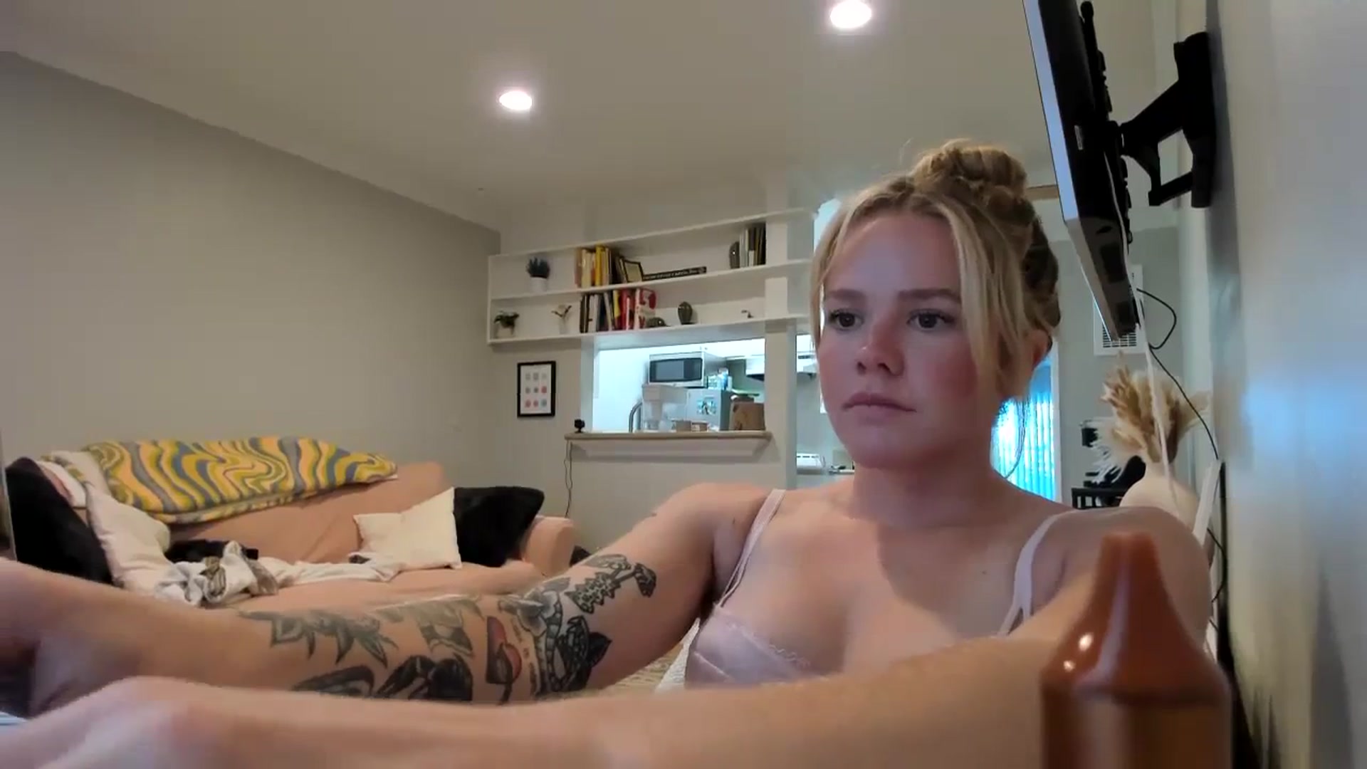 Gallery image thumbnail from KittyKat29's myfreecams stream on, 08/22/2023, 21:54 image 9 of 20