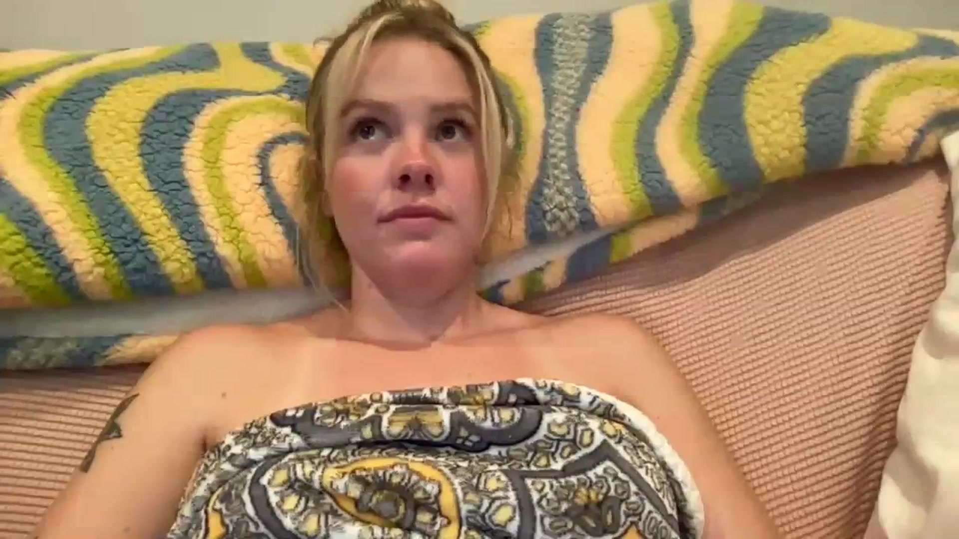 Gallery image thumbnail from KittyKat29's myfreecams stream on, 08/22/2023, 23:59 image 15 of 20