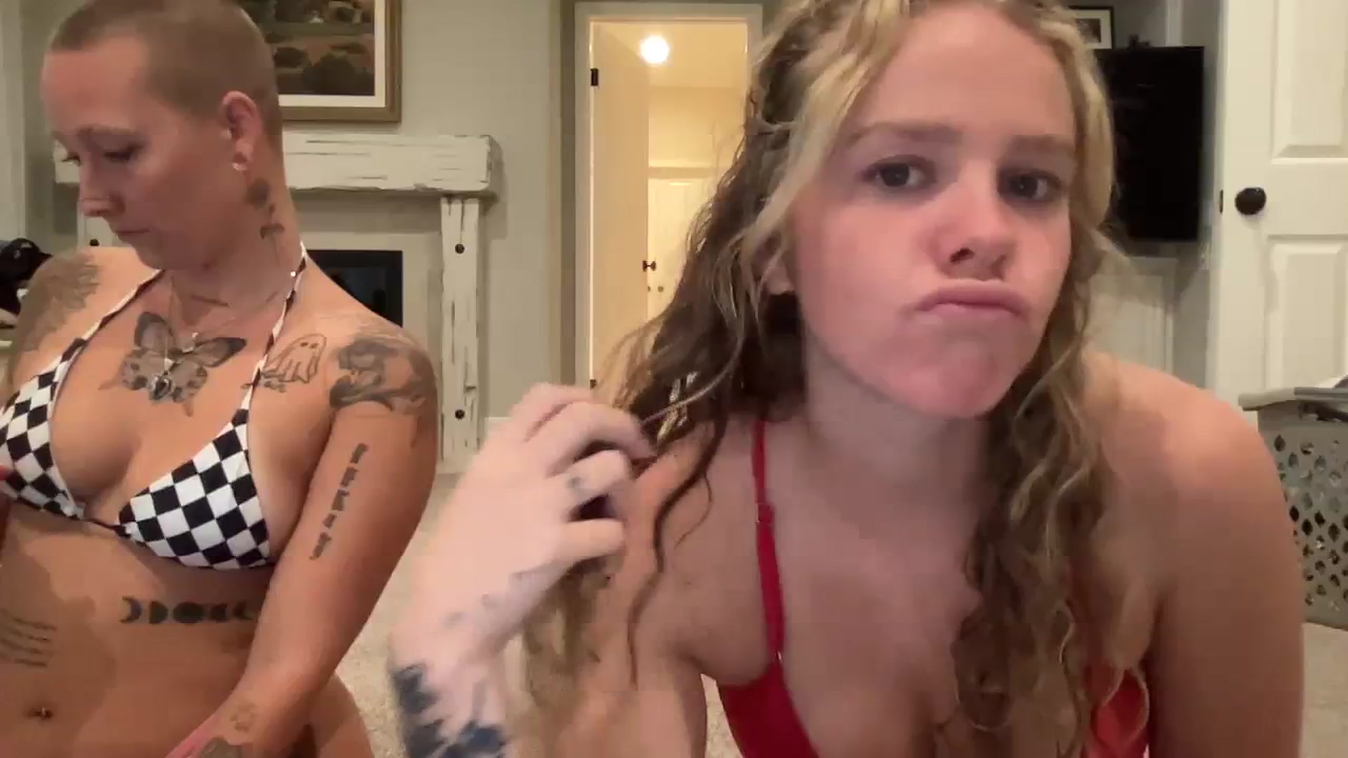 Gallery image thumbnail from KittyKat29's myfreecams stream on, 08/30/2023, 02:32 image 14 of 20