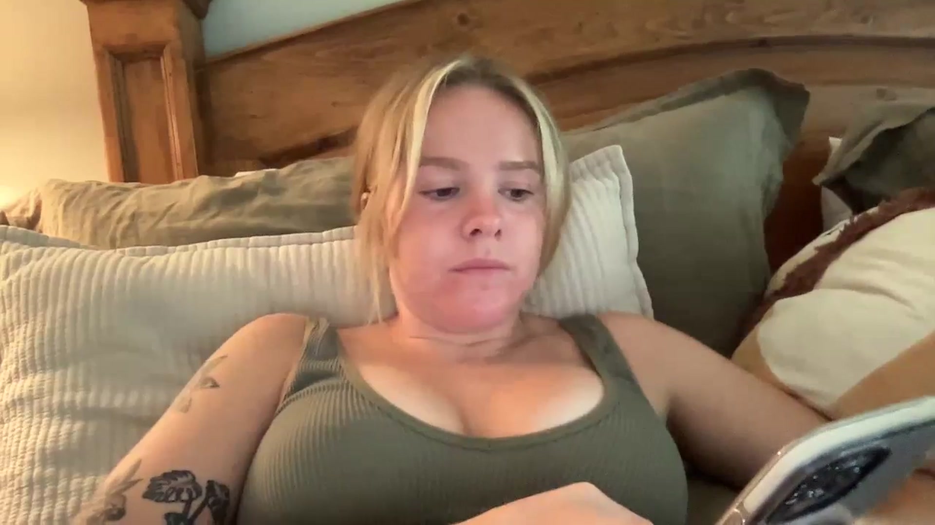 Gallery image thumbnail from KittyKat29's myfreecams stream on, 08/30/2023, 22:36 image 17 of 20