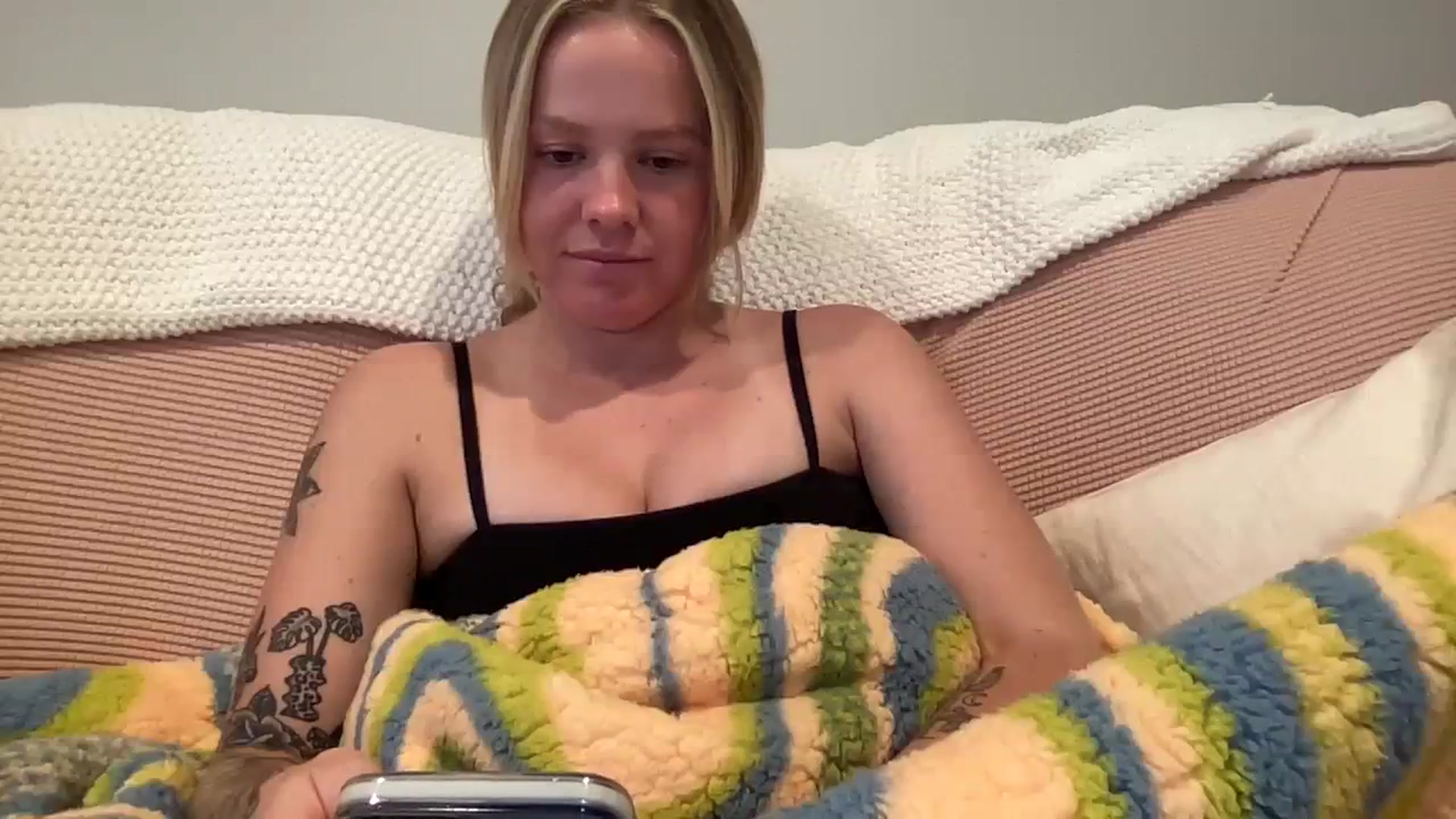 Gallery image thumbnail from KittyKat29's myfreecams stream on, 09/04/2023, 22:31 image 15 of 20
