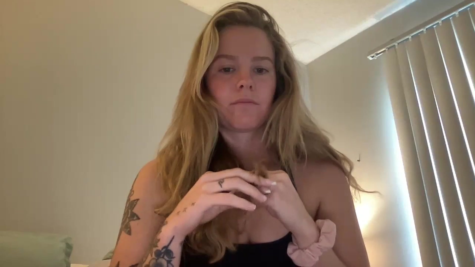 Gallery image thumbnail from KittyKat29's myfreecams stream on, 09/17/2023, 23:37 image 10 of 20