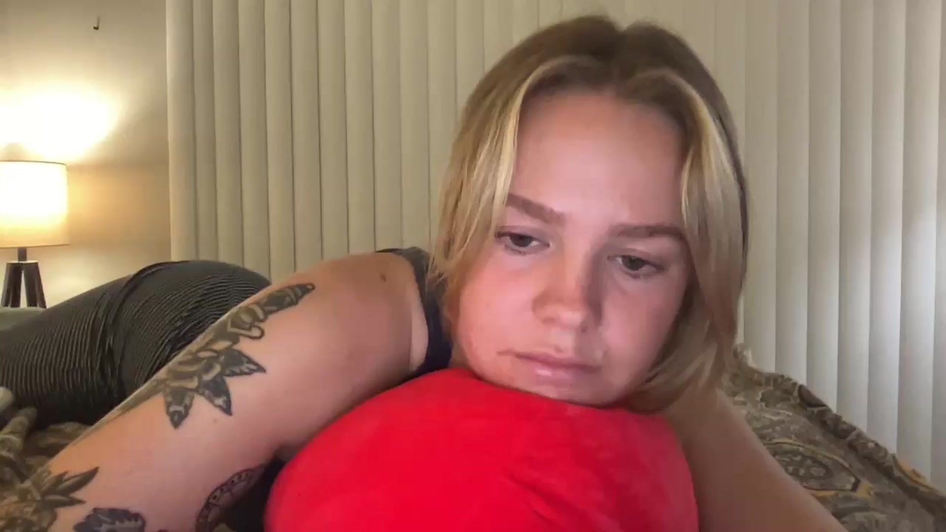Gallery image thumbnail from KittyKat29's myfreecams stream on, 09/23/2023, 02:37 image 15 of 20