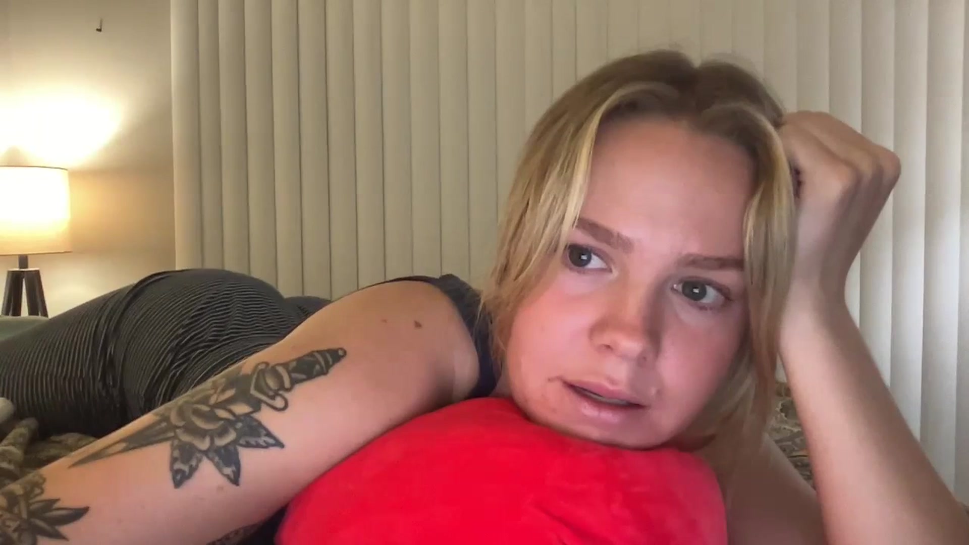 Gallery image thumbnail from KittyKat29's myfreecams stream on, 09/23/2023, 02:37 image 16 of 20