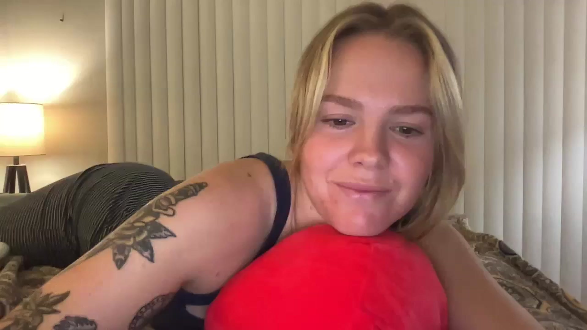 Gallery image thumbnail from KittyKat29's myfreecams stream on, 09/23/2023, 02:37 image 4 of 20