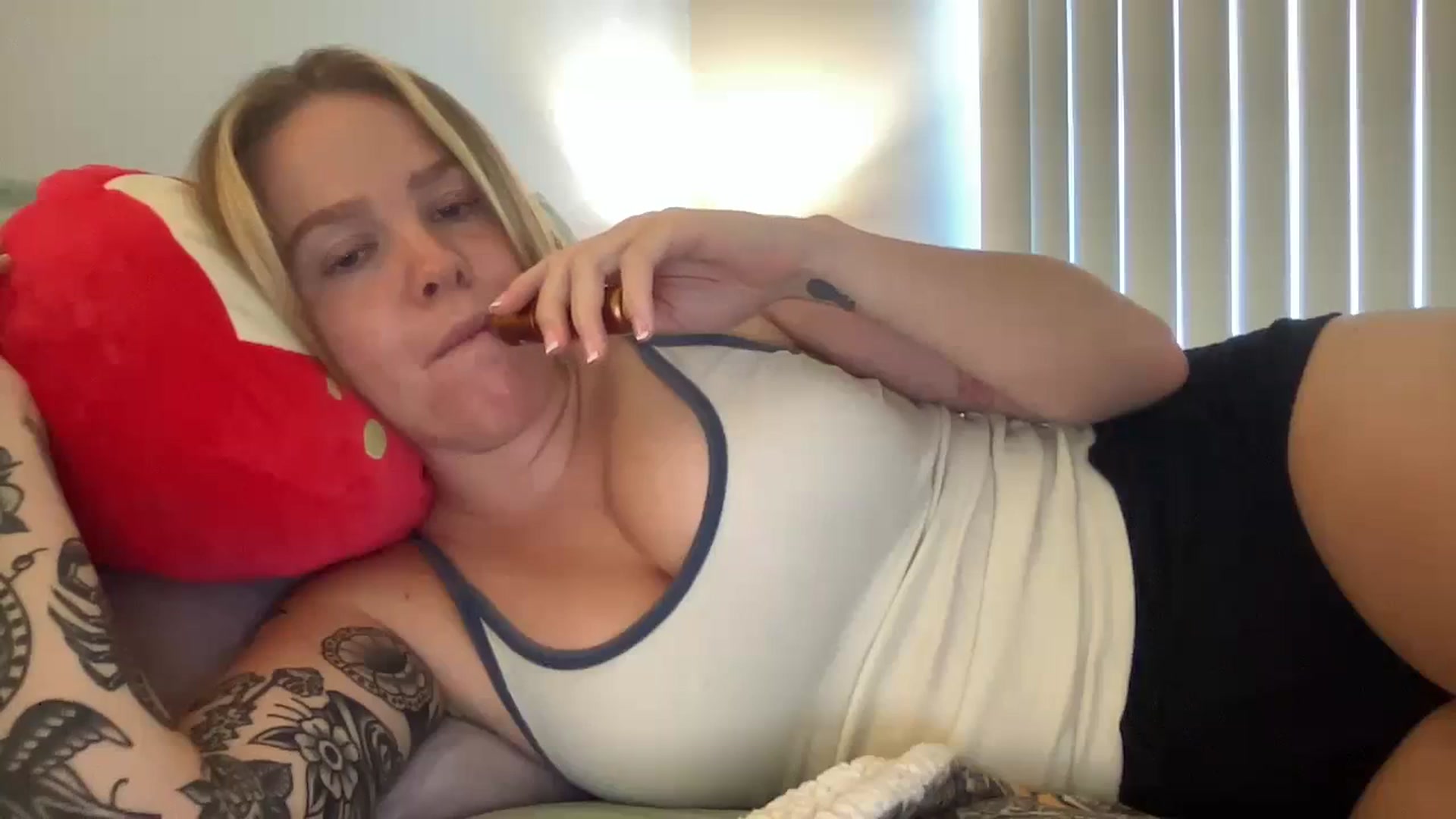 Gallery image thumbnail from KittyKat29's myfreecams stream on, 09/23/2023, 22:14 image 20 of 20