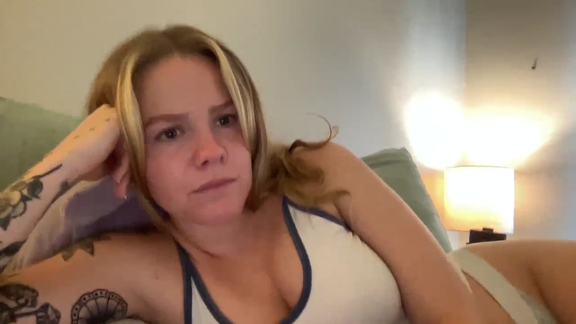 Gallery image thumbnail from KittyKat29's myfreecams stream on, 09/24/2023, 24:01 image 19 of 20