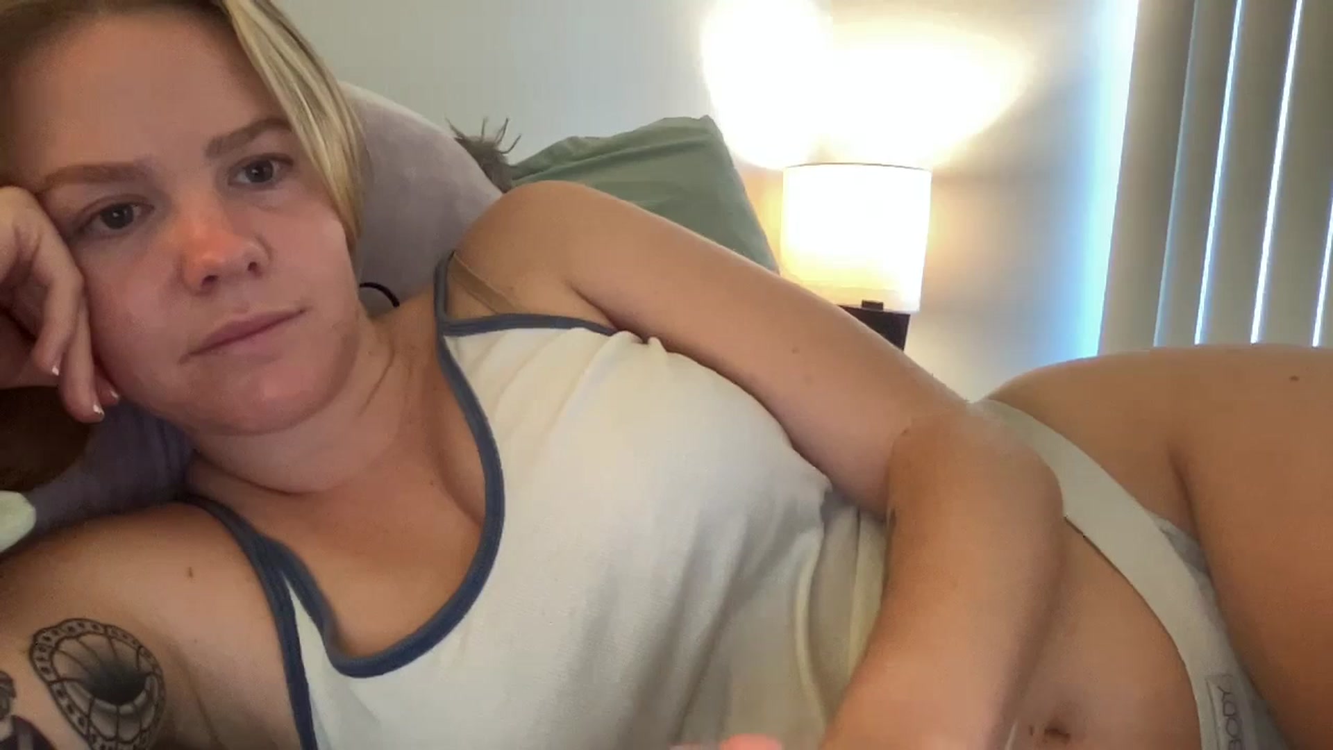Gallery image thumbnail from KittyKat29's myfreecams stream on, 09/24/2023, 24:20 image 16 of 20