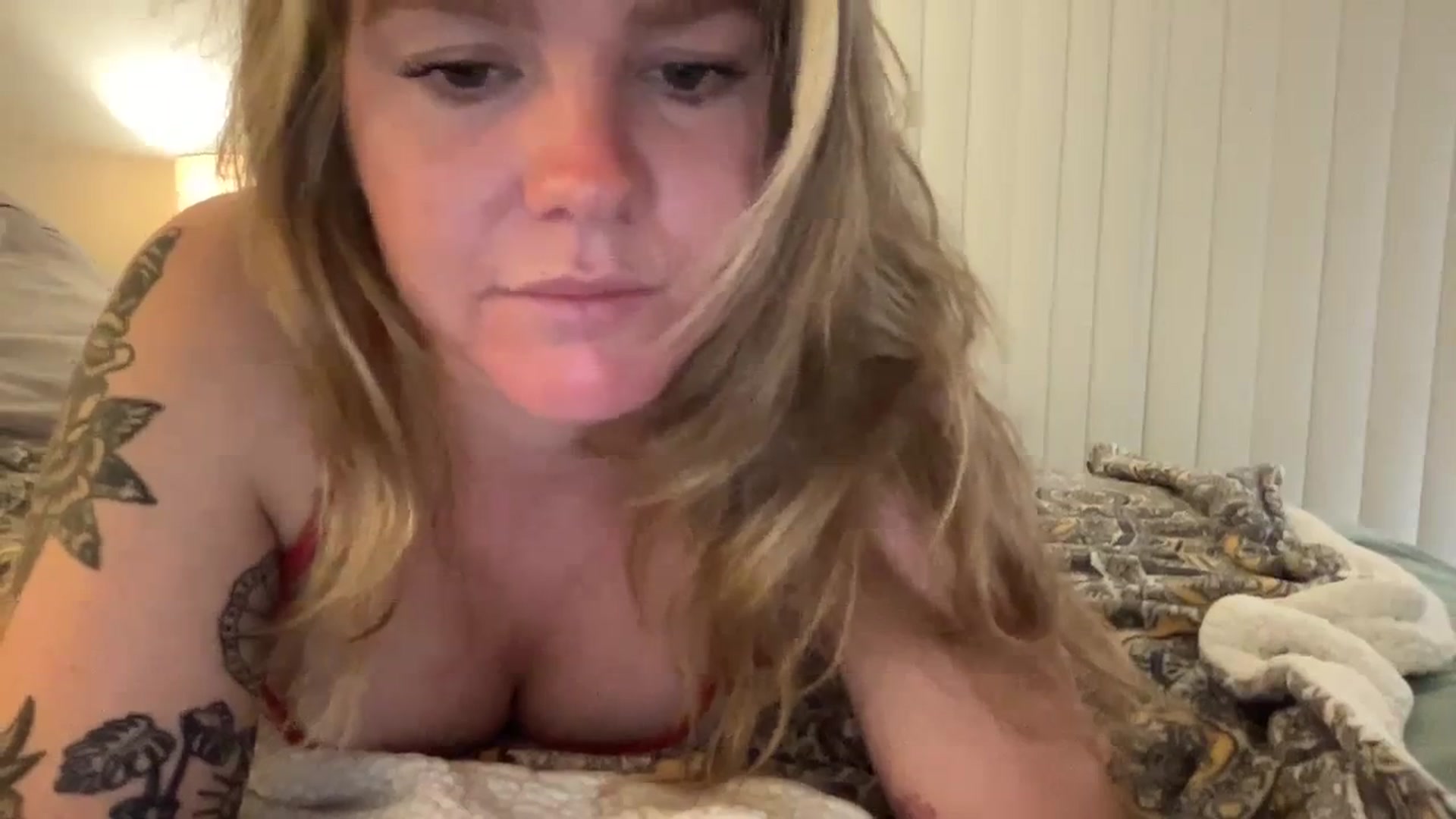 Gallery image thumbnail from KittyKat29's myfreecams stream on, 09/27/2023, 03:00 image 5 of 20